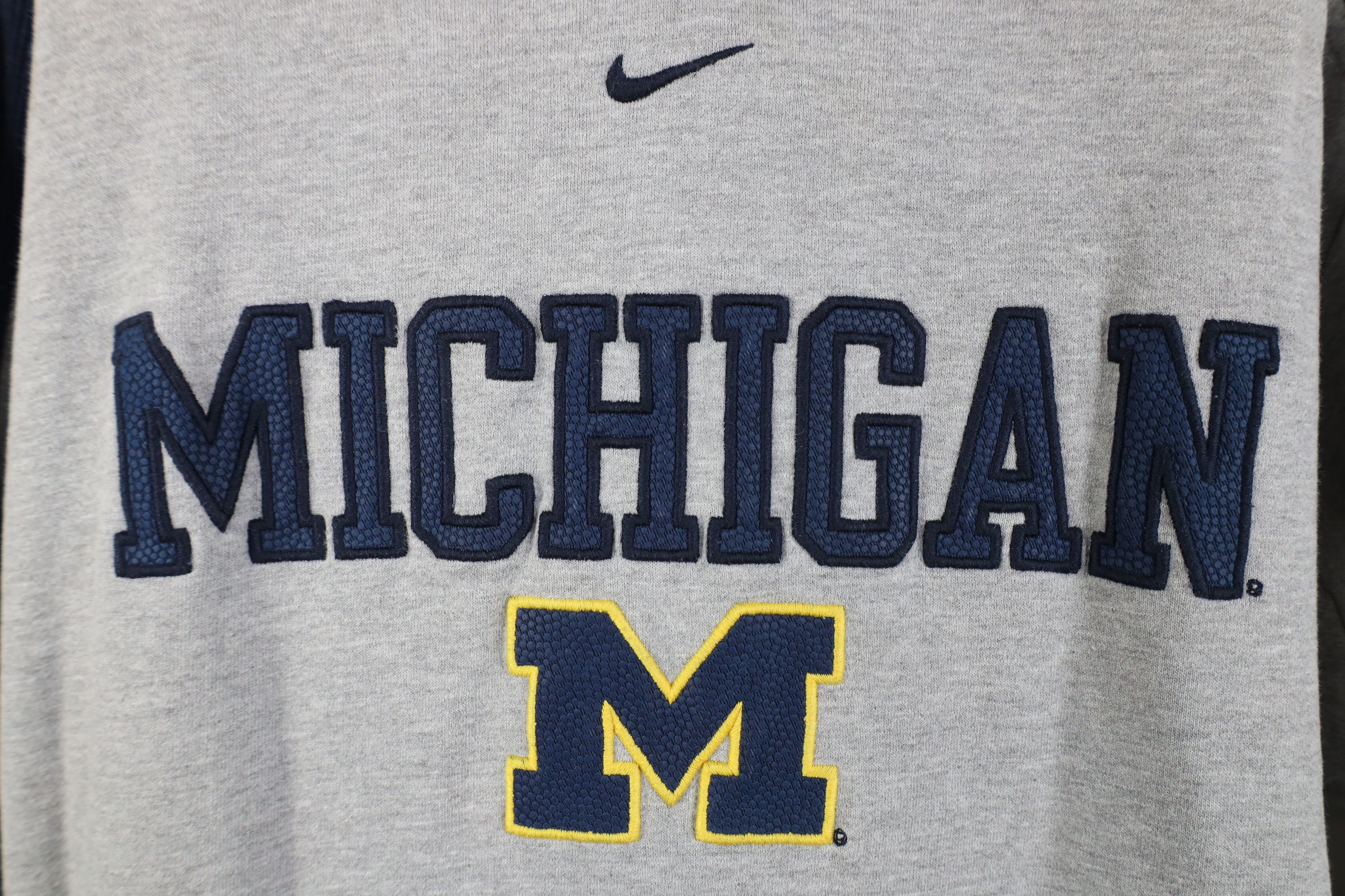 Nike Vintage Nike Center Swoosh University of Michigan Hoodie Size US M / EU 48-50 / 2 - 4 Thumbnail