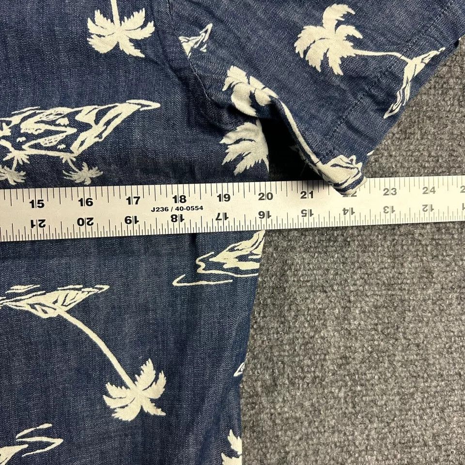 Old Navy Old Navy Shirt Mens Small Slim Fit Hawaiian Chambray Size US S / EU 44-46 / 1 - 4 Thumbnail