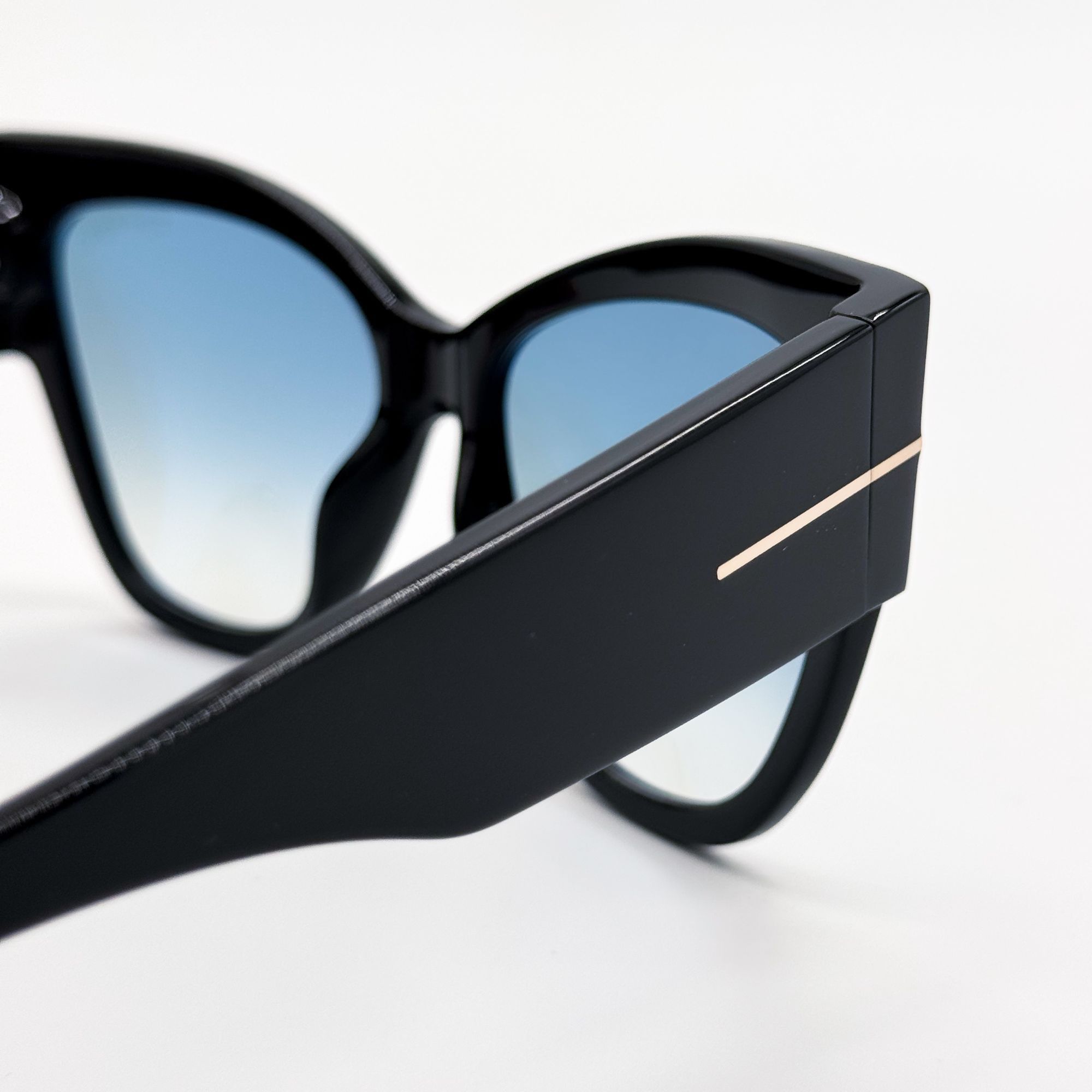 Tom Ford TF371 Anoushka Black Cat Eye Sunglasses 01B Gradient Lenses Sexy Tom Ford Acetate Anoushka Cat Eye Sunglasses TF371 Grey  main image 4