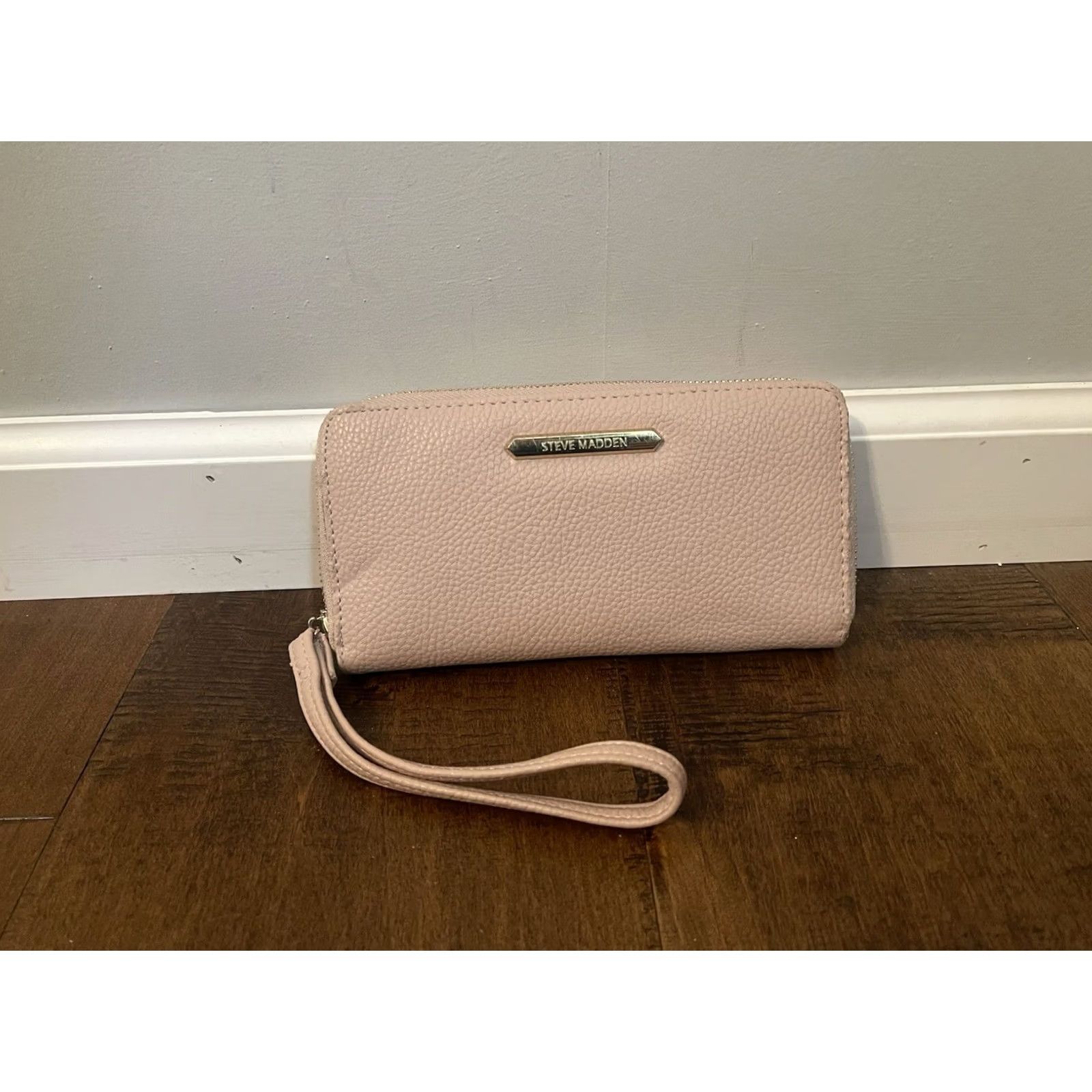 Steve Madden Steve Madden Blush Pink Zip Around Wristlet Clutch Purse 8" Womens Leather Pink Zip-Around Wristlet/Clutch 8" SM Size ONE SIZE - 2 Thumbnail