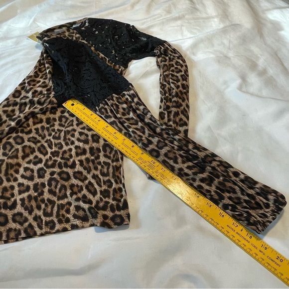 Michael Kors 𝅺Michael Kors Leopard Animal Print Top Lace Shoulders Women Size XS / US 0-2 / IT 36-38 - 4 Thumbnail