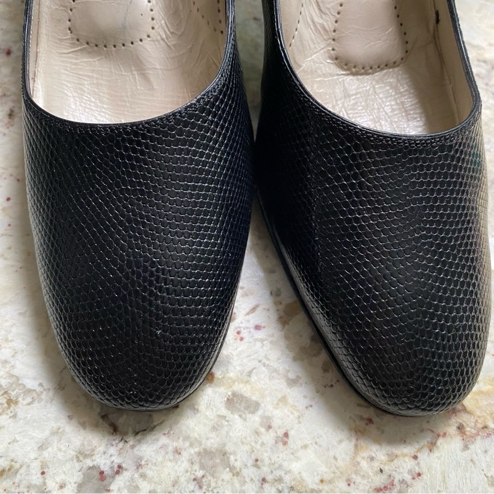 Other Helene Arpels Textured Black Leather Pumps Italy 9.5 AA Size US 9.5 / IT 39.5 - 3 Thumbnail