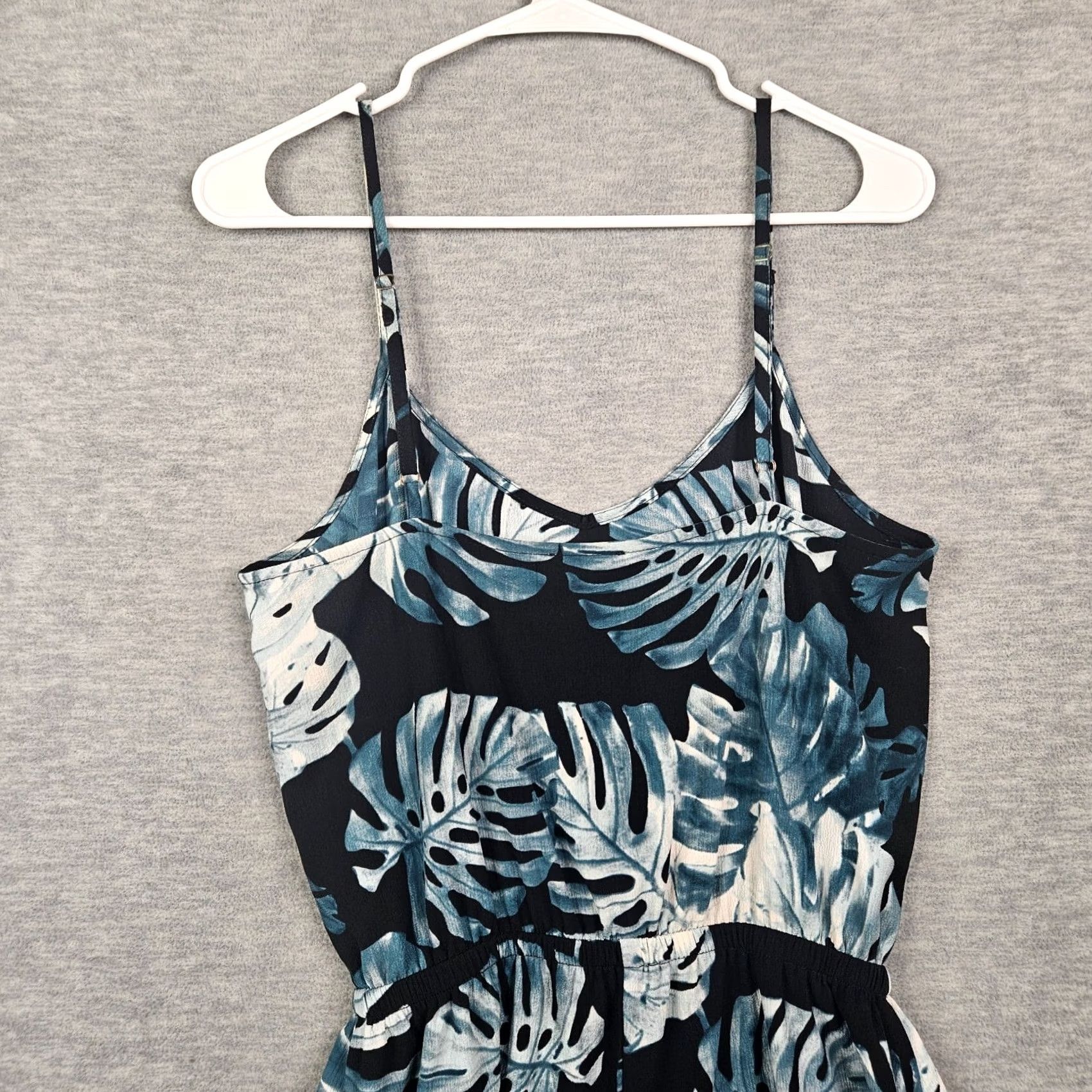 Show Me Your MuMu Show Me Your MuMu Women's Tropical Leaf Print Romper Blue White Adjustable Sz S Size 28" / US 6 / IT 42 - 3 Thumbnail
