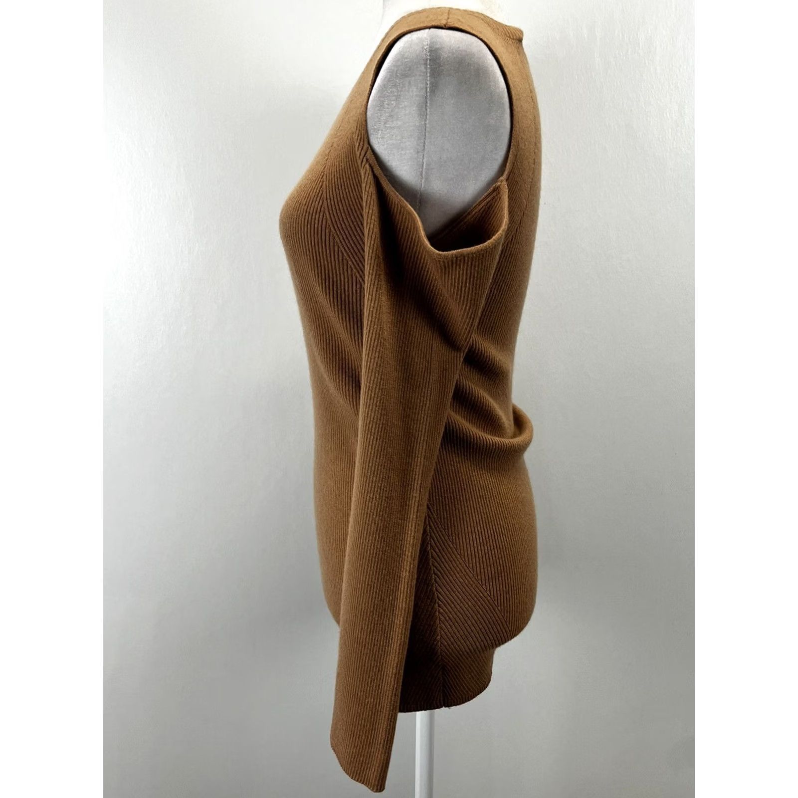 Bcbgmaxazria BCBGMAXAZRIA Sweater Womens L Cold Shoulder Ribbed Wool Cashmere Blend Beige Long Sleeve Round Neck Pullover Y2K Academia Old Money Vintage Style Size L / US 10 / IT 46 - 2 Thumbnail
