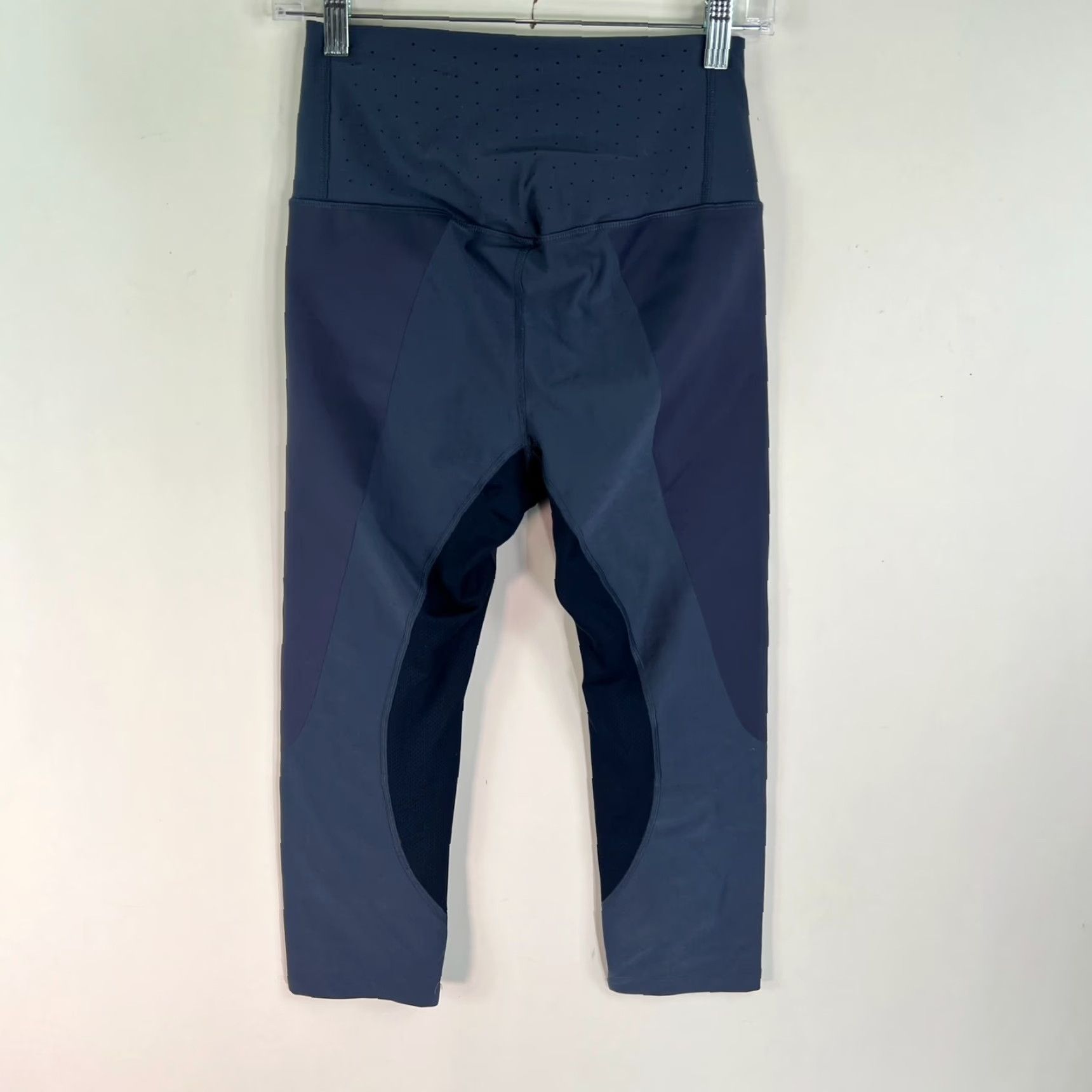 Nike Nike Dri-Fit Capri Leggings Womens M Blue Running & Yoga Comfort, Compression, Regular Fit, Pull On, Skinny Inseam 22in, Nike Logo Size 32" / US 10 / IT 46 - 5 Thumbnail