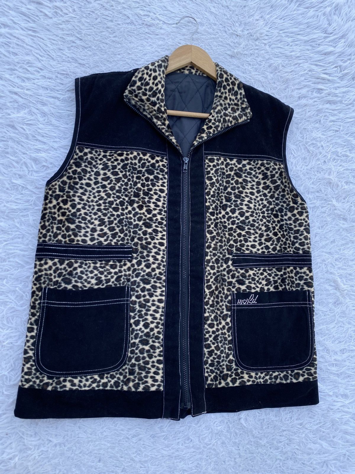 Japanese Brand Vintage 1990s style leopard cheetah Design sleeveless vest Size US L / EU 52-54 / 3 - 2 Thumbnail