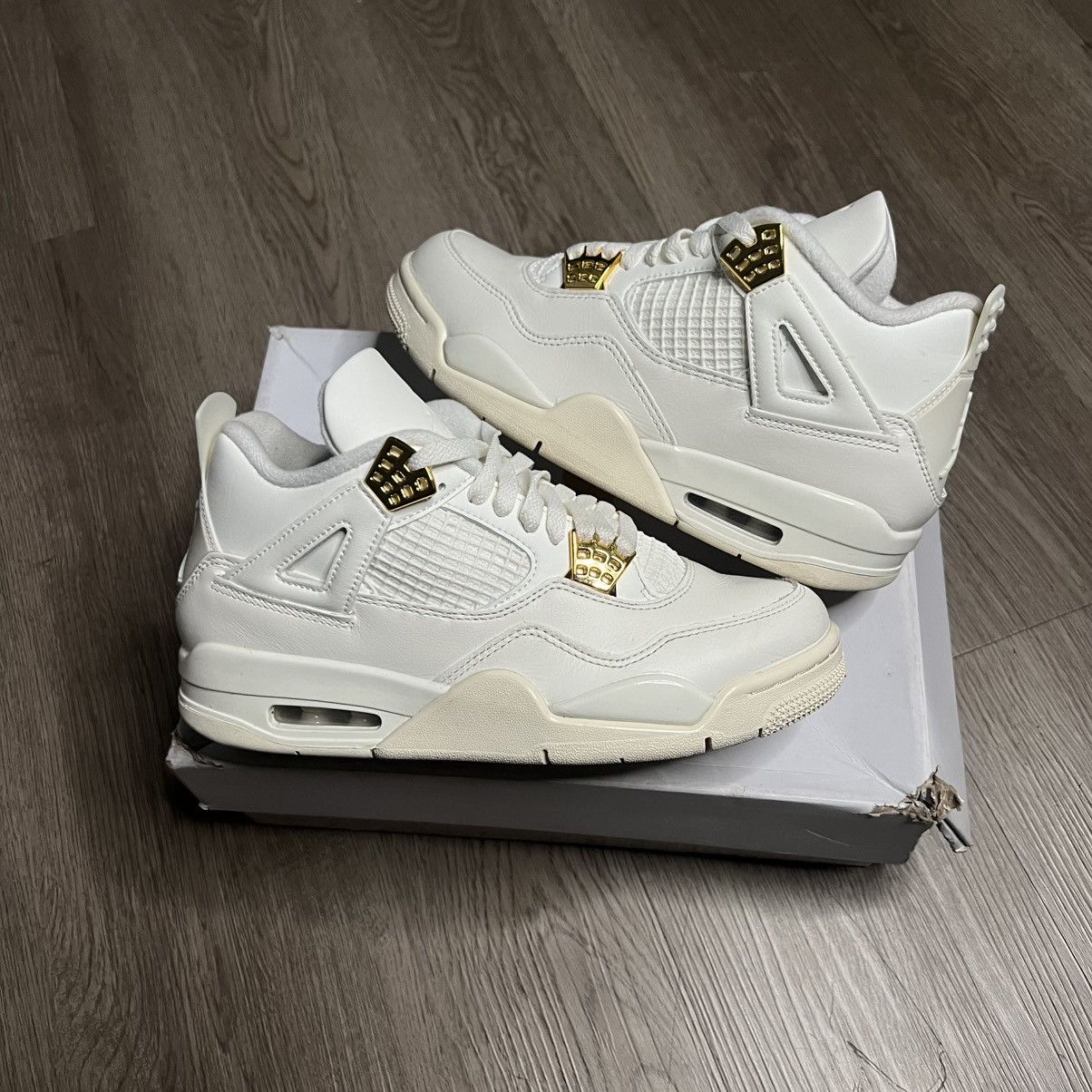 Cream Kissing Bag 2024