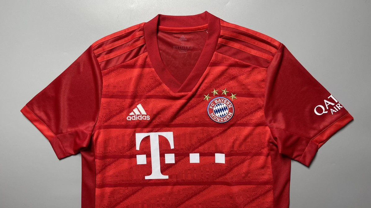Adidas BAYERN ADIDAS 2019/2020 FOOTBALL HOME JERSEY #11 JAMES Size US S / EU 44-46 / 1 - 3 Thumbnail