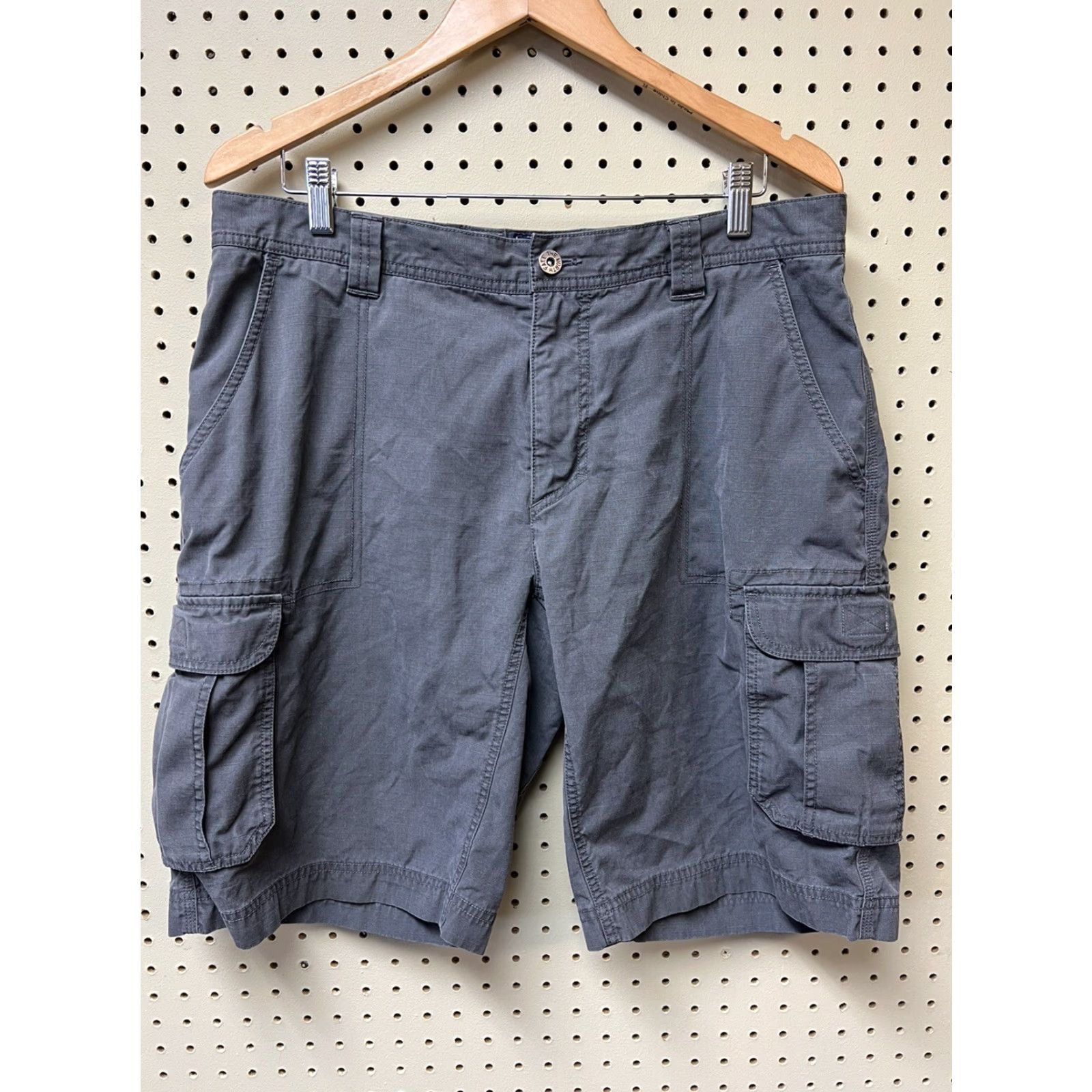 The North Face The North Face Mens 36 Gray Cotton Ripstop Cargo 10” Shorts Flat Front Regular Cargo Pockets Outdoor Shoes/Clothes? Size US 36 / EU 52 - 2 Thumbnail