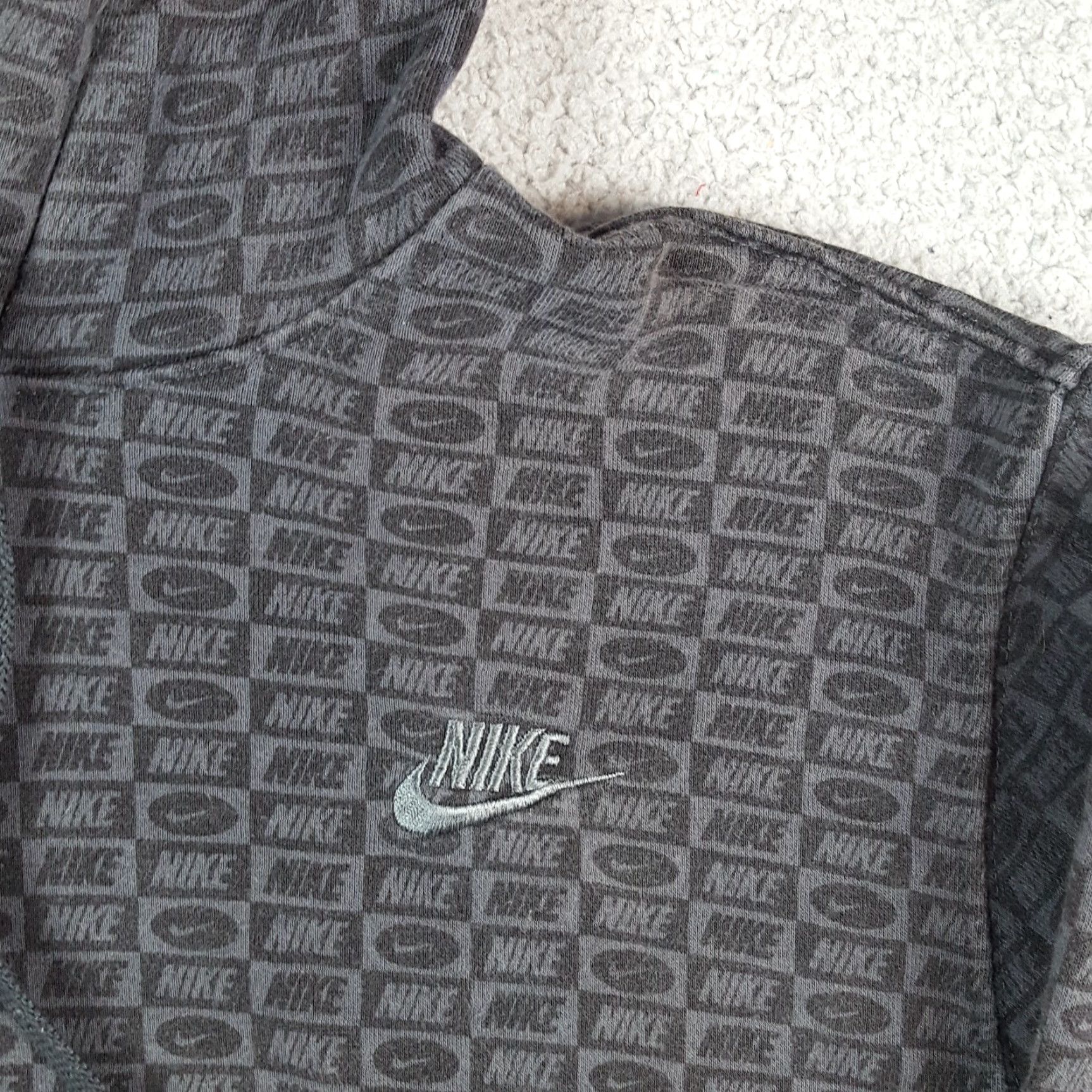 Nike VINTAGE Nike All Over Print AOP Swoosh Logo Gray Size M Pullover Sweatshirt Hoodie Crewneck Men Nike Sportswear Size US M / EU 48-50 / 2 - 3 Thumbnail