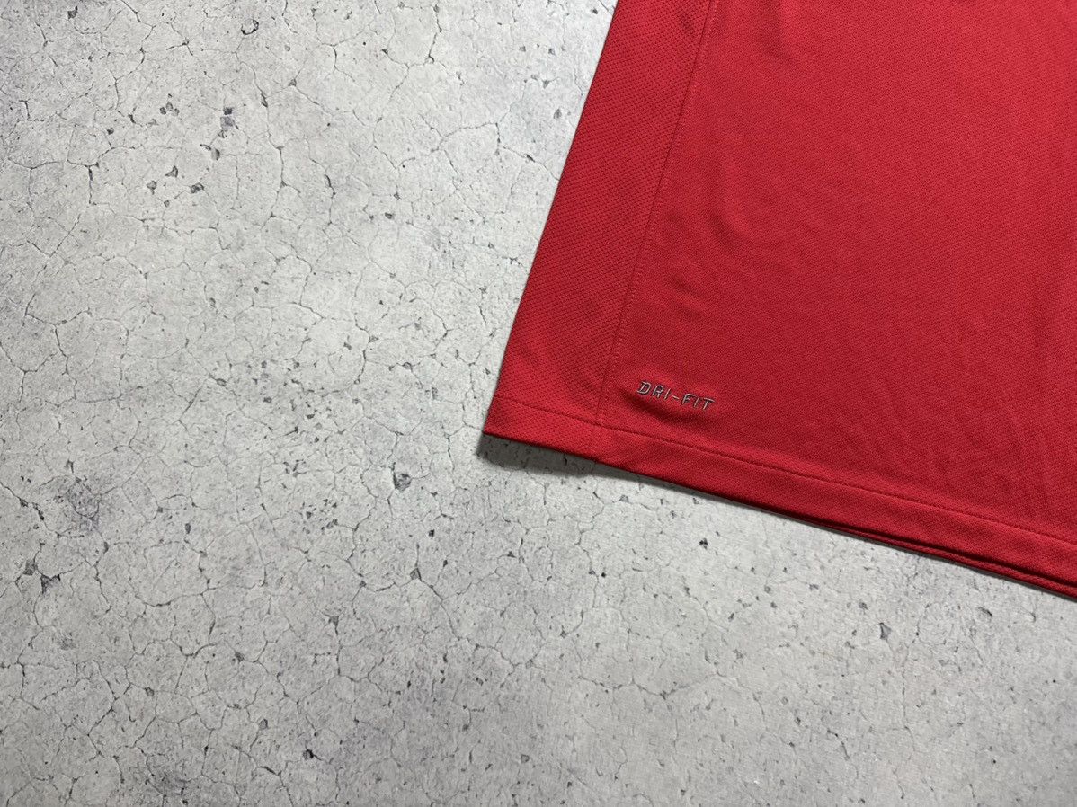 Nike Nike FC Manchester United 2011/2012 Vintage Soccer Jersey Size US M / EU 48-50 / 2 - 3 Thumbnail