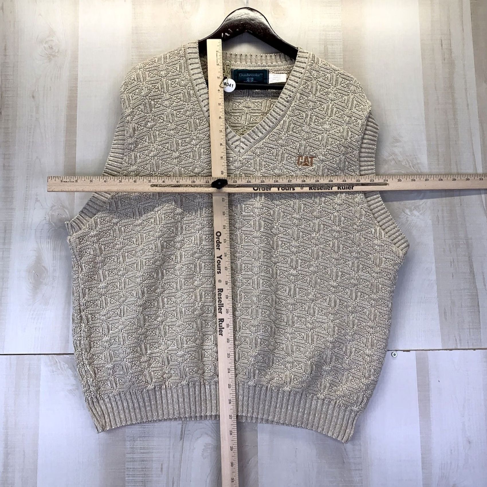 Dunbrooke VINTAGE Dunbrooke Club Collection CAT Catapillar Mens V-Neck Sweater Vest 2XL Beige Cotton Knit Cable-Knit Logo Embroidered Size US XXL / EU 58 / 5 - 5 Thumbnail