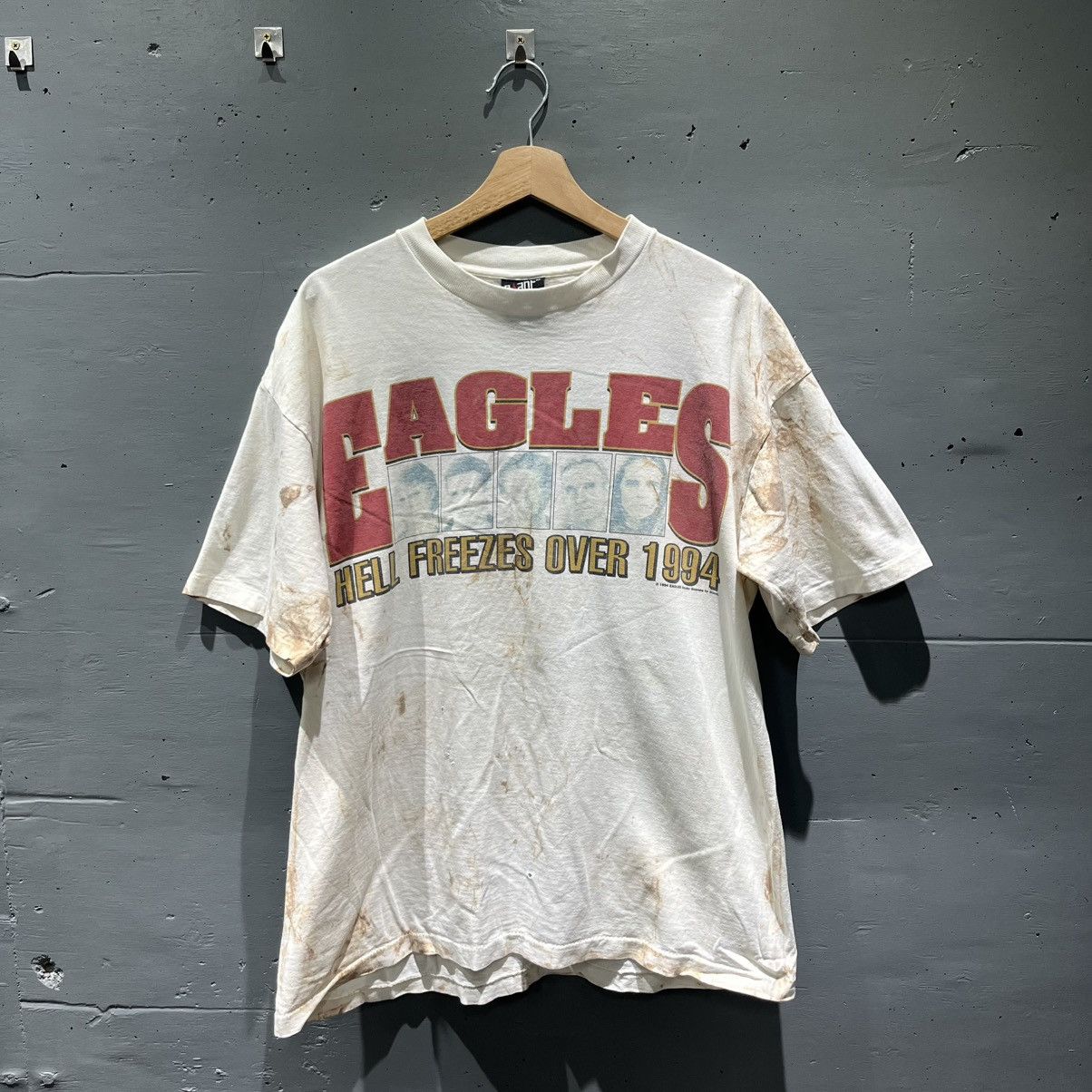 Band Tees Vintage Eagles Concert Shirt 1994 Hell Freezes Over Size US XL / EU 56 / 4 - 1 Thumbnail