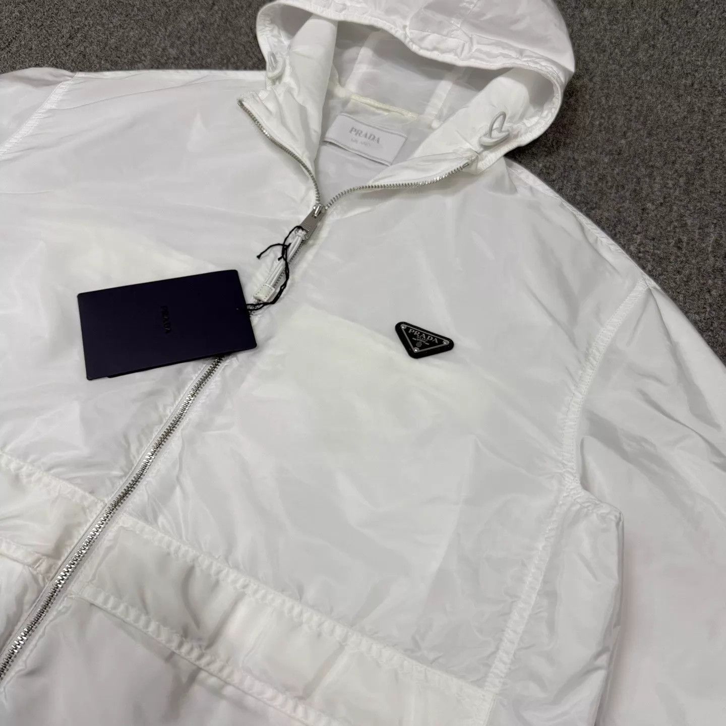 Prada Prada White Triangle Logo Nylon Shell Jacket Unworn Size S Size US S / EU 44-46 / 1 - 3 Thumbnail