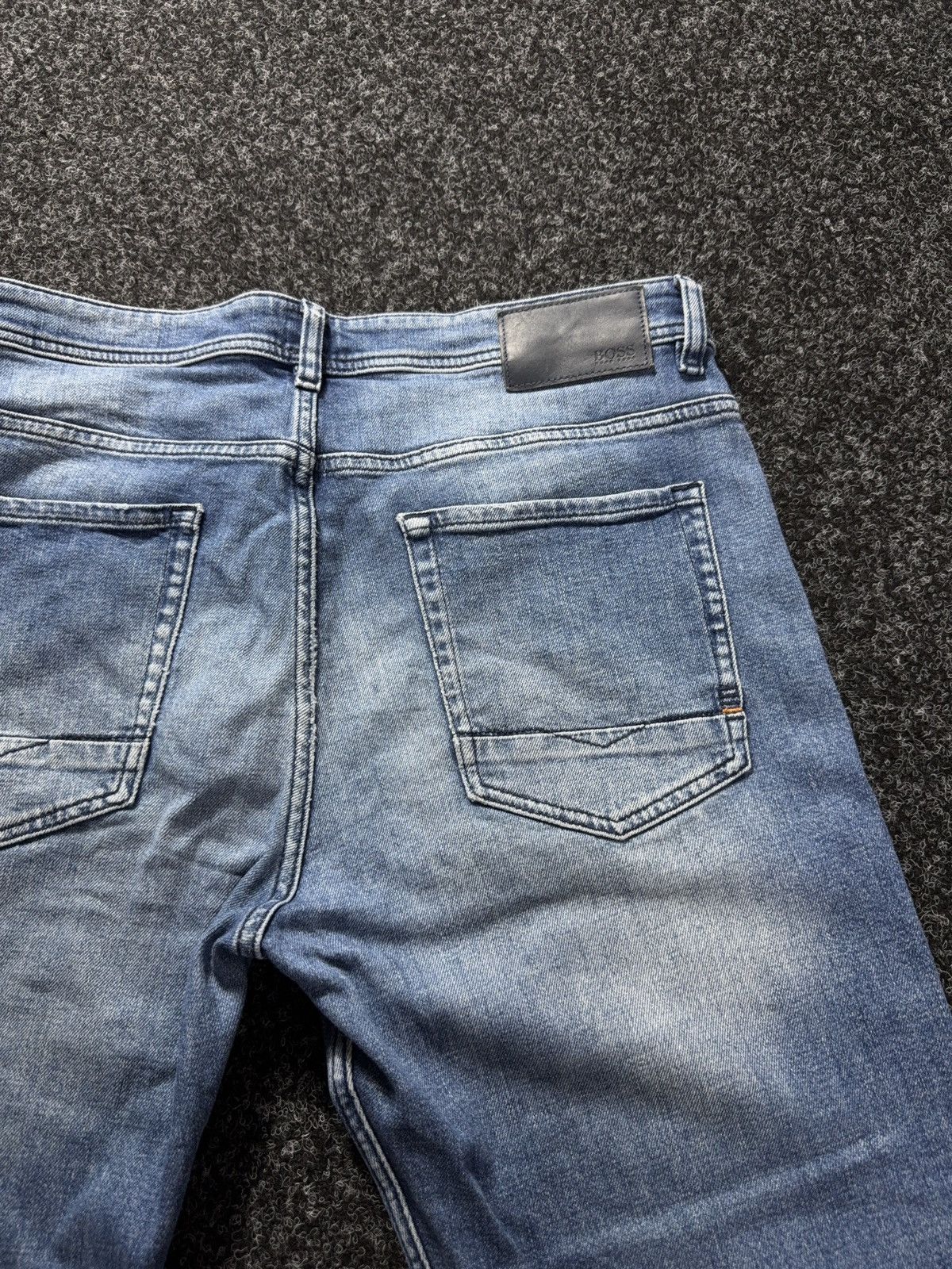 Hugo Boss 00s Hugo Boss Orange Distressed 040 Taber Tapered Jeans W36 Size US 36 / EU 52 - 18 Thumbnail