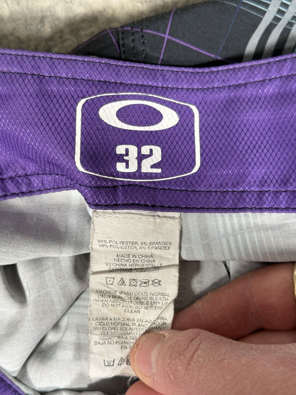 Oakley Y2K Oakley Checkered Blue Purple Checkered Board Shorts Size US 32 / EU 48 - 4 Thumbnail