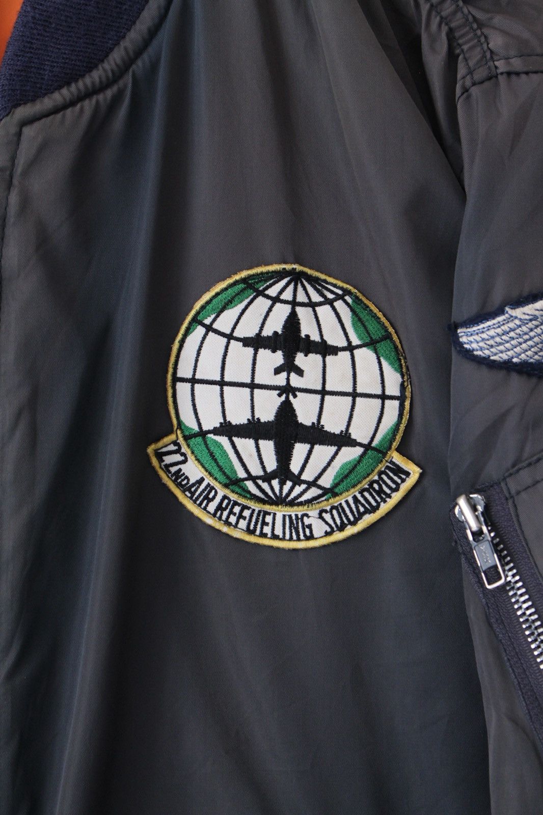 Vintage 1990S RESERVE REVERSIBLE-LINED GRAPHIC PADDED BOMBER Size US L / EU 52-54 / 3 - 8 Thumbnail