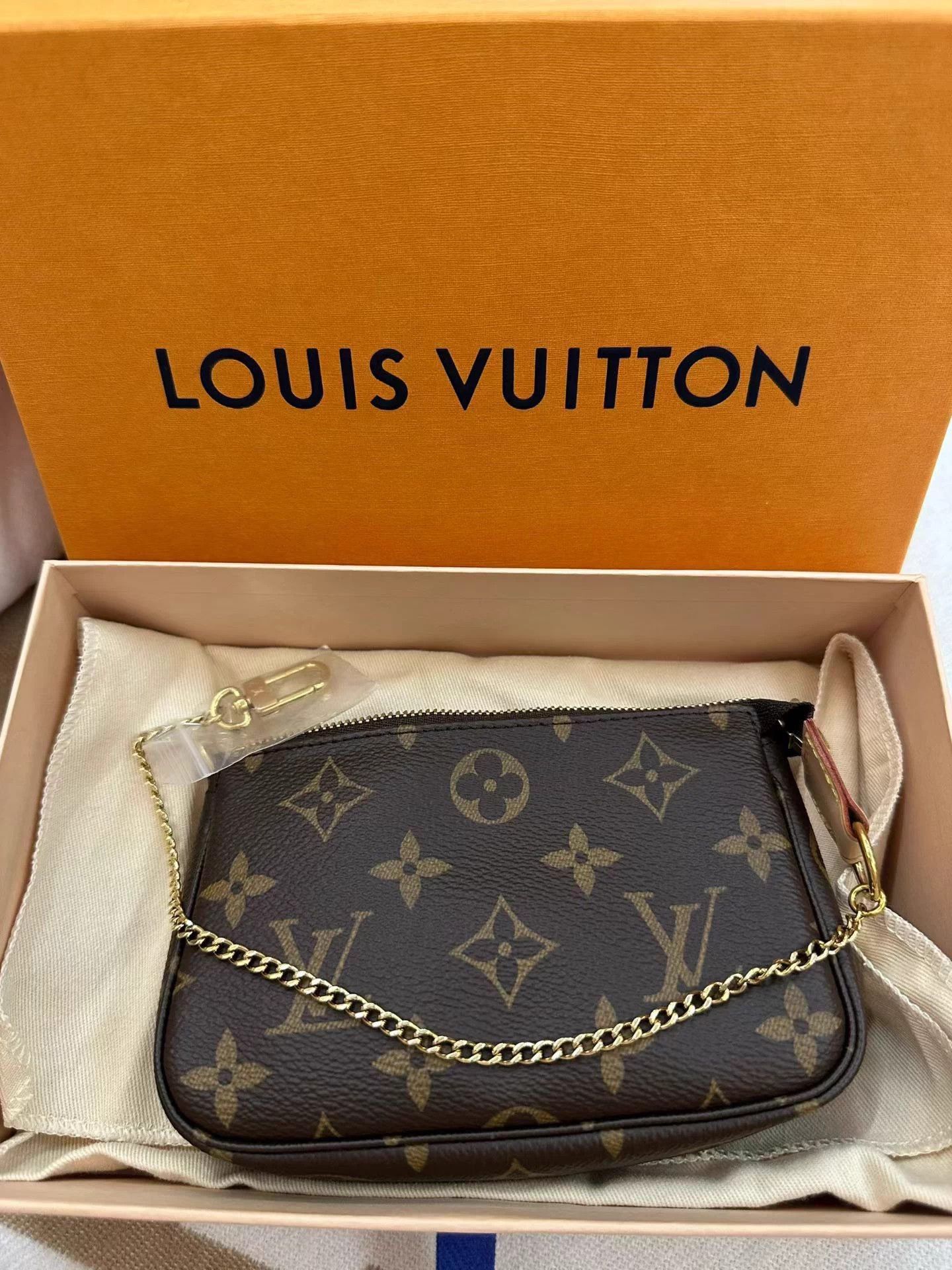 Louis Vuitton LV Monogram Mini Pochette Size ONE SIZE - 8 Thumbnail