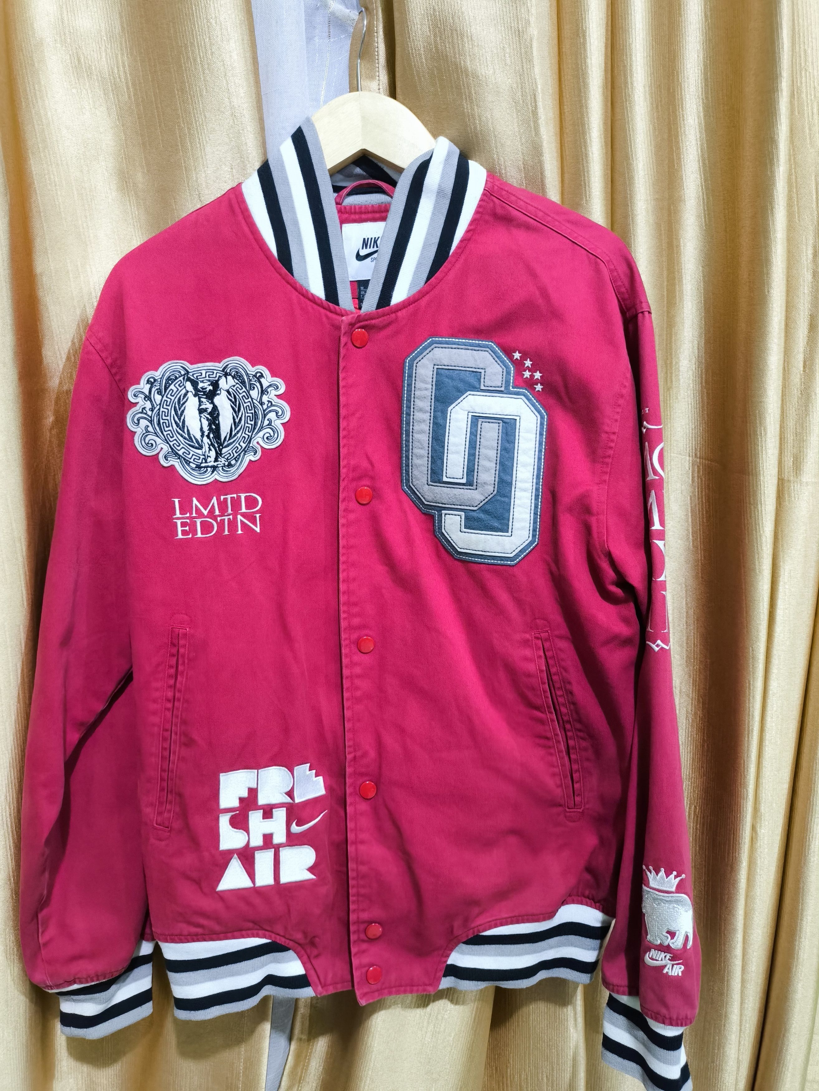 Nike Nike varsity limited edition Size US L / EU 52-54 / 3 - 1 Thumbnail