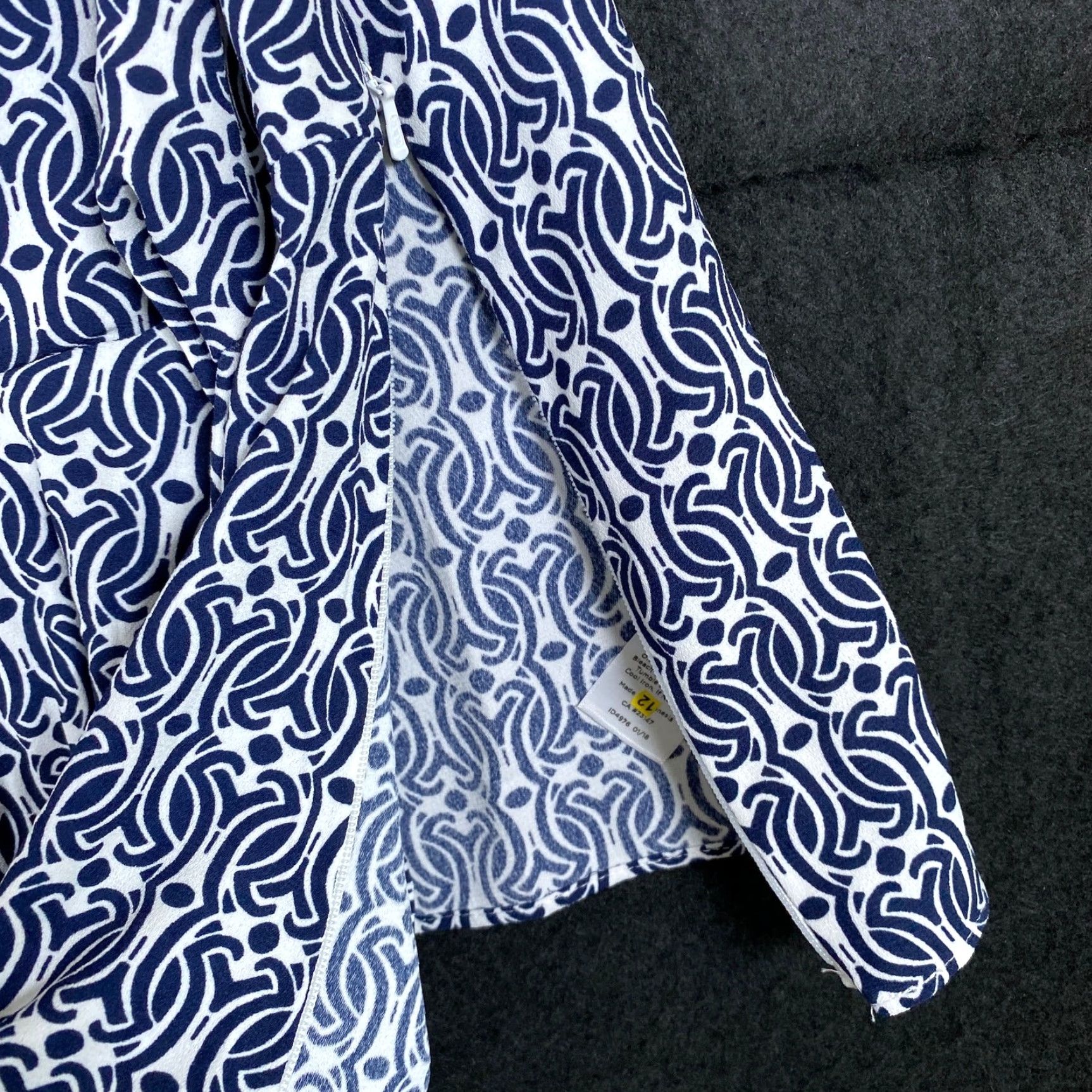 Talbots Talbots Womens Blouse Blue White Geometric Tie Twist Sleeveless Side Zip Large Size L / US 10 / IT 46 - 6 Thumbnail