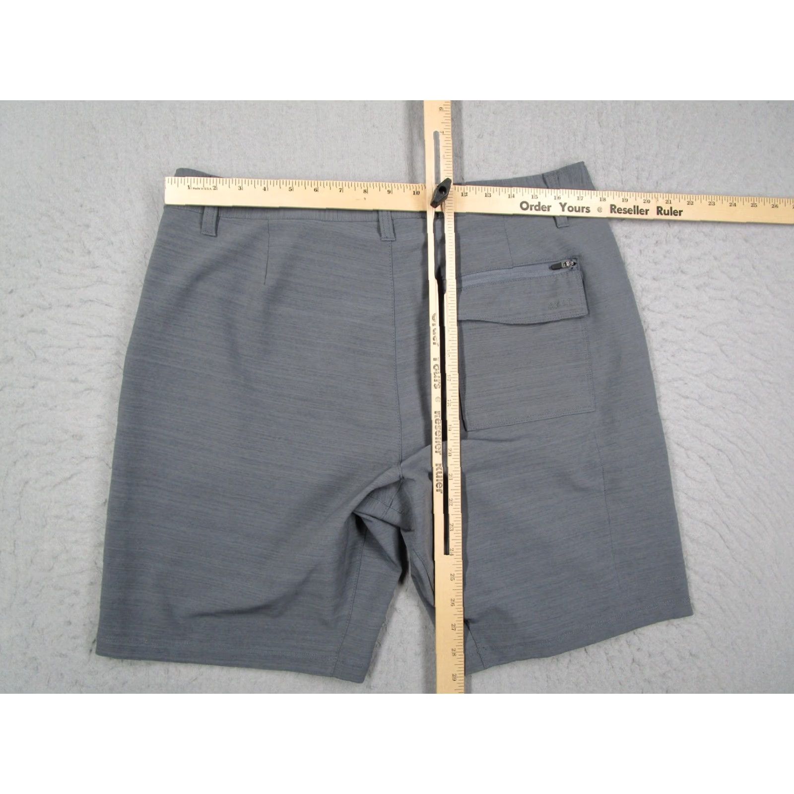 Vintage BYLT Kinetic Shorts Mens XL Gray Performance Stretch Chino Golf Casual 9" Gray Polyester Spandex 94% 6% 5-Pocket Mens XL Gray Size US 36 / EU 52 - 6 Thumbnail