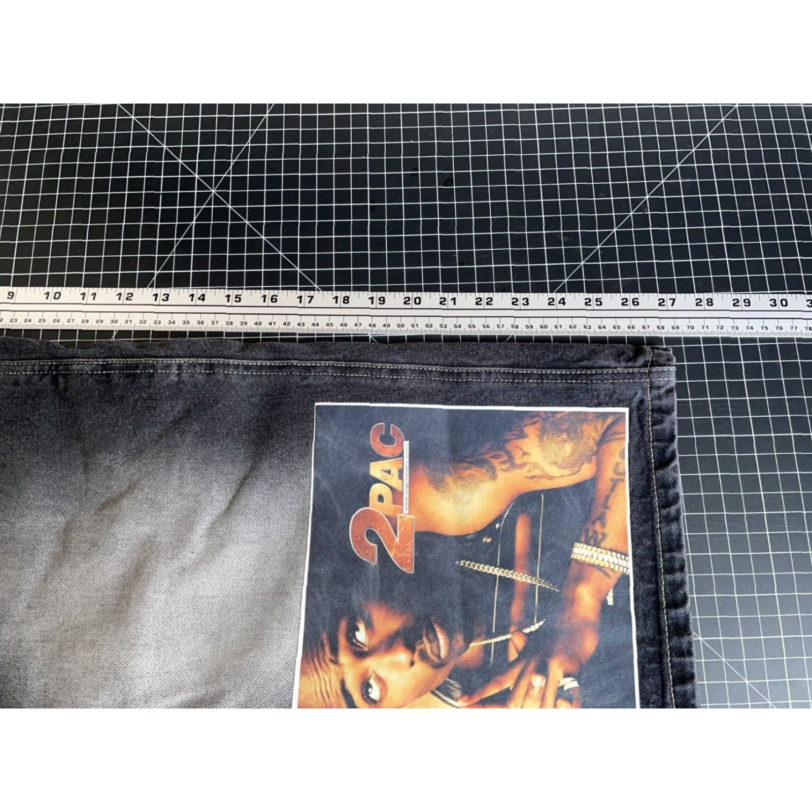 Denime VINTAGE Russo 2Pac Jeans Shorts Denim Hip Hop Retro 90s 5-Pocket 100% Cotton Black Adult Mens 36-38 Slim Baggy Fit 13 Inseam Size US 36 / EU 52 - 7 Thumbnail