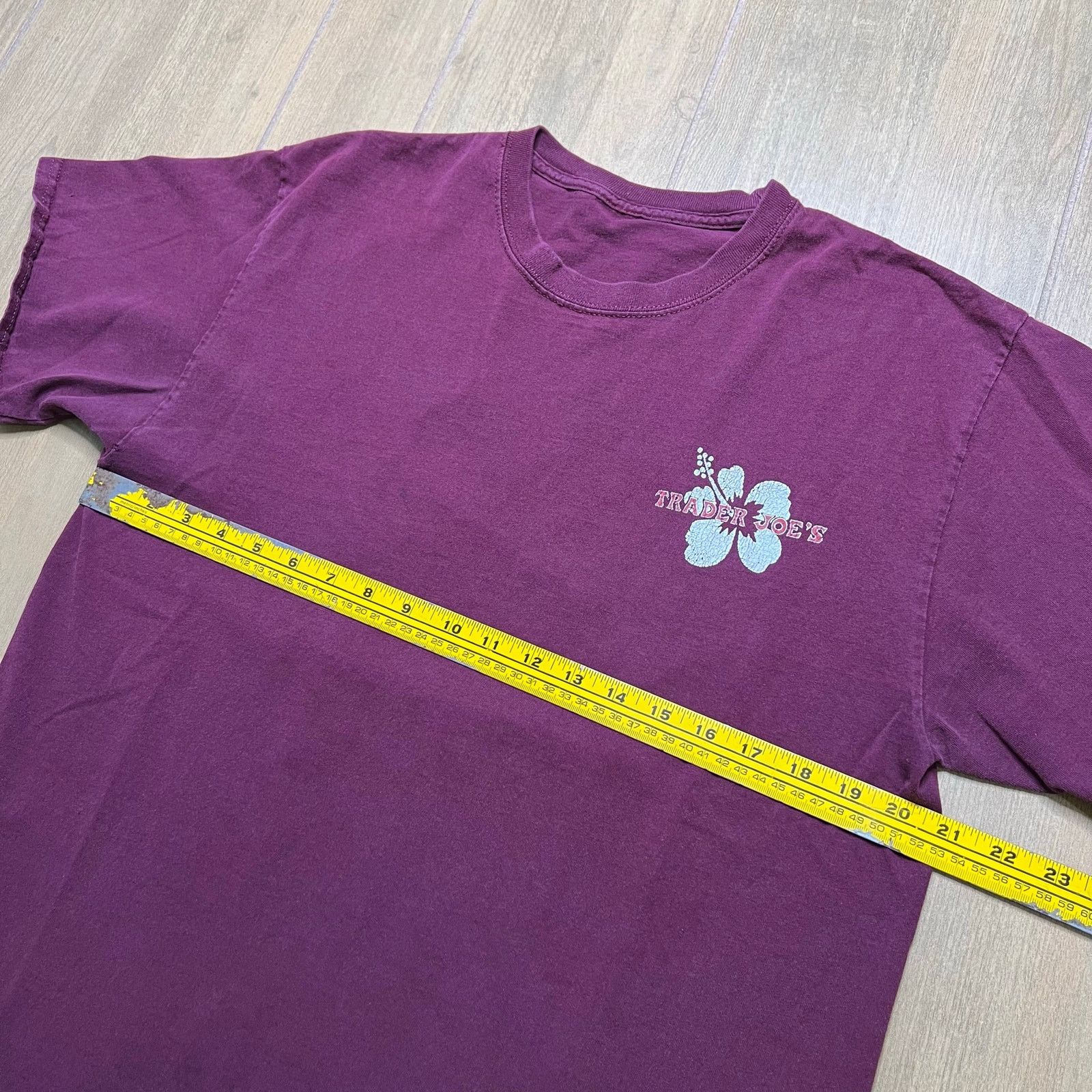 Vintage TRADER JOES LIMITED EDITION Burgundy T-SHIRT SZ M/L Y2K VINT Size US M / EU 48-50 / 2 - 5 Thumbnail