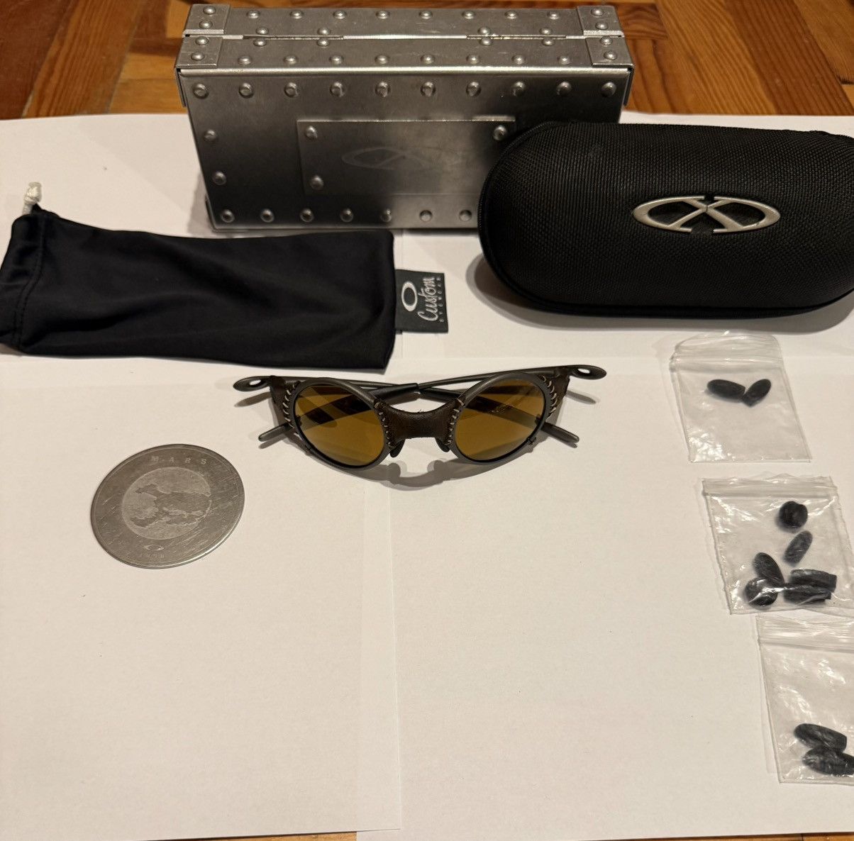 Oakley OAKLEY METAL X MARS 1998 Michael Jordan Size ONE SIZE - 1 Thumbnail