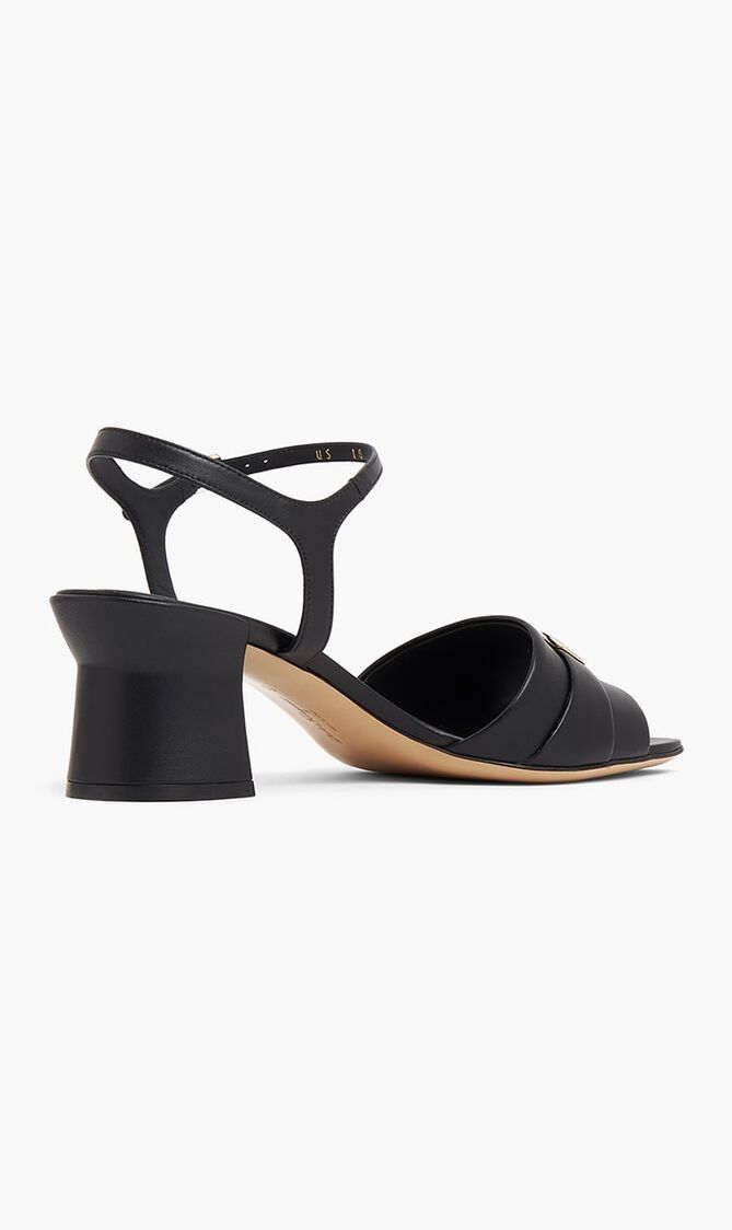 Salvatore Ferragamo o1y0426 Buckle-fastening Ankle Strap Sandals in Black Size US 5.5 / IT 35.5 - 2 Thumbnail