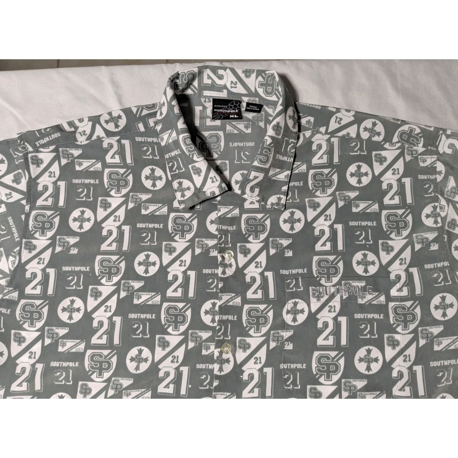 Southpole VINTAGE Southpole SP21 LOGO AOP Gray Poly Button-Up Shirt - Men XL Read Size US XL / EU 56 / 4 - 3 Thumbnail