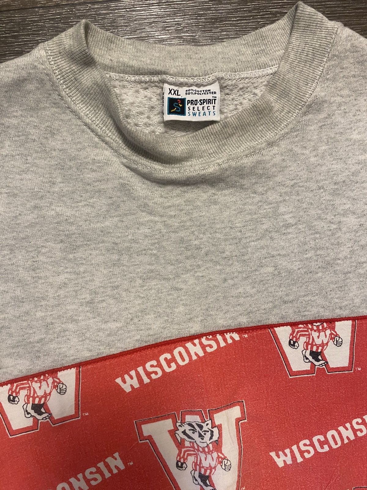 NCAA × Vintage Vintage Wisconsin Badgers Sweater Size US XXL / EU 58 / 5 - 5 Thumbnail