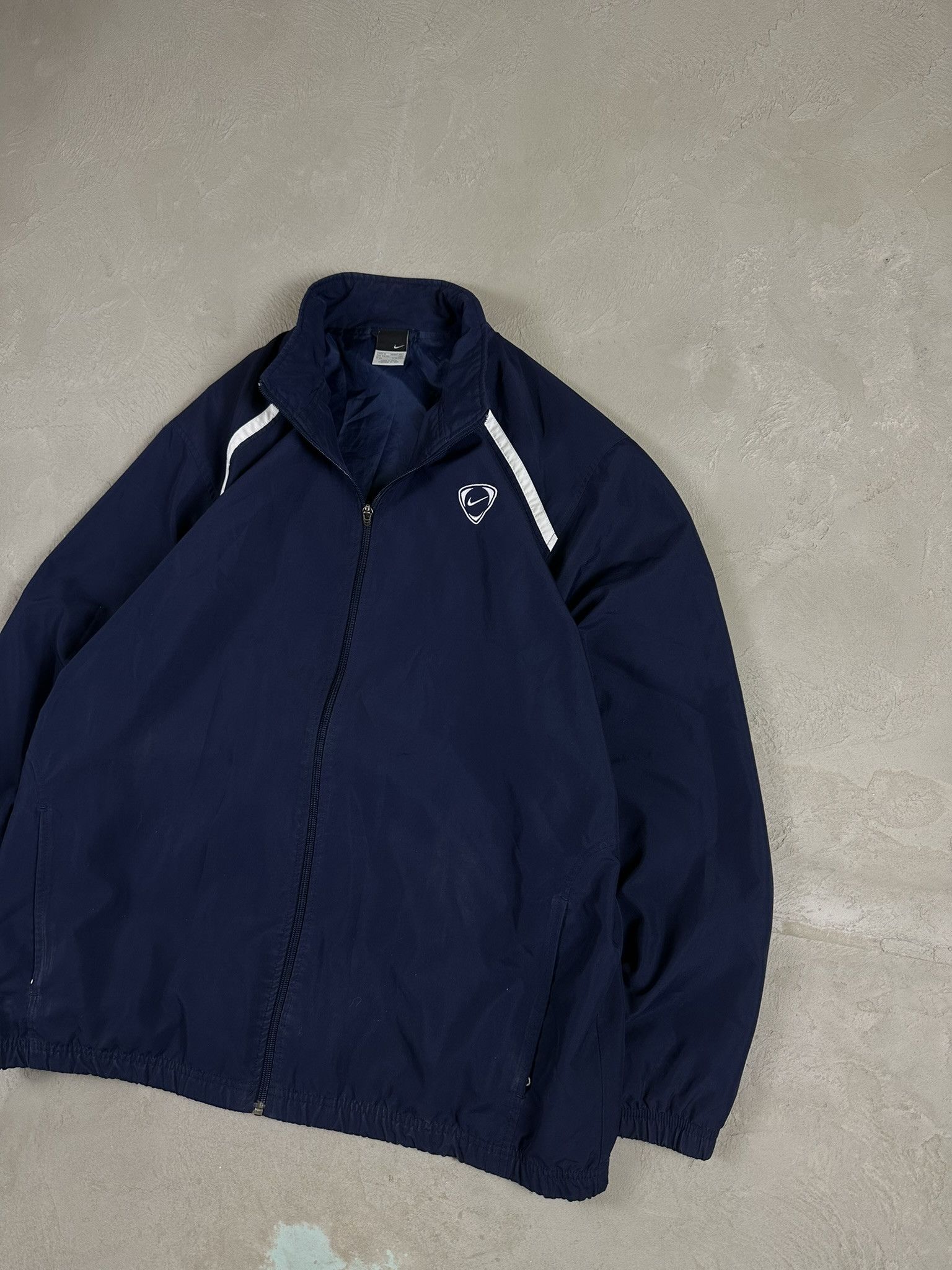 Nike 00s Vintage Nike Tracksuit Zip Boxy Nylon Jacket Size US L / EU 52-54 / 3 - 3 Thumbnail
