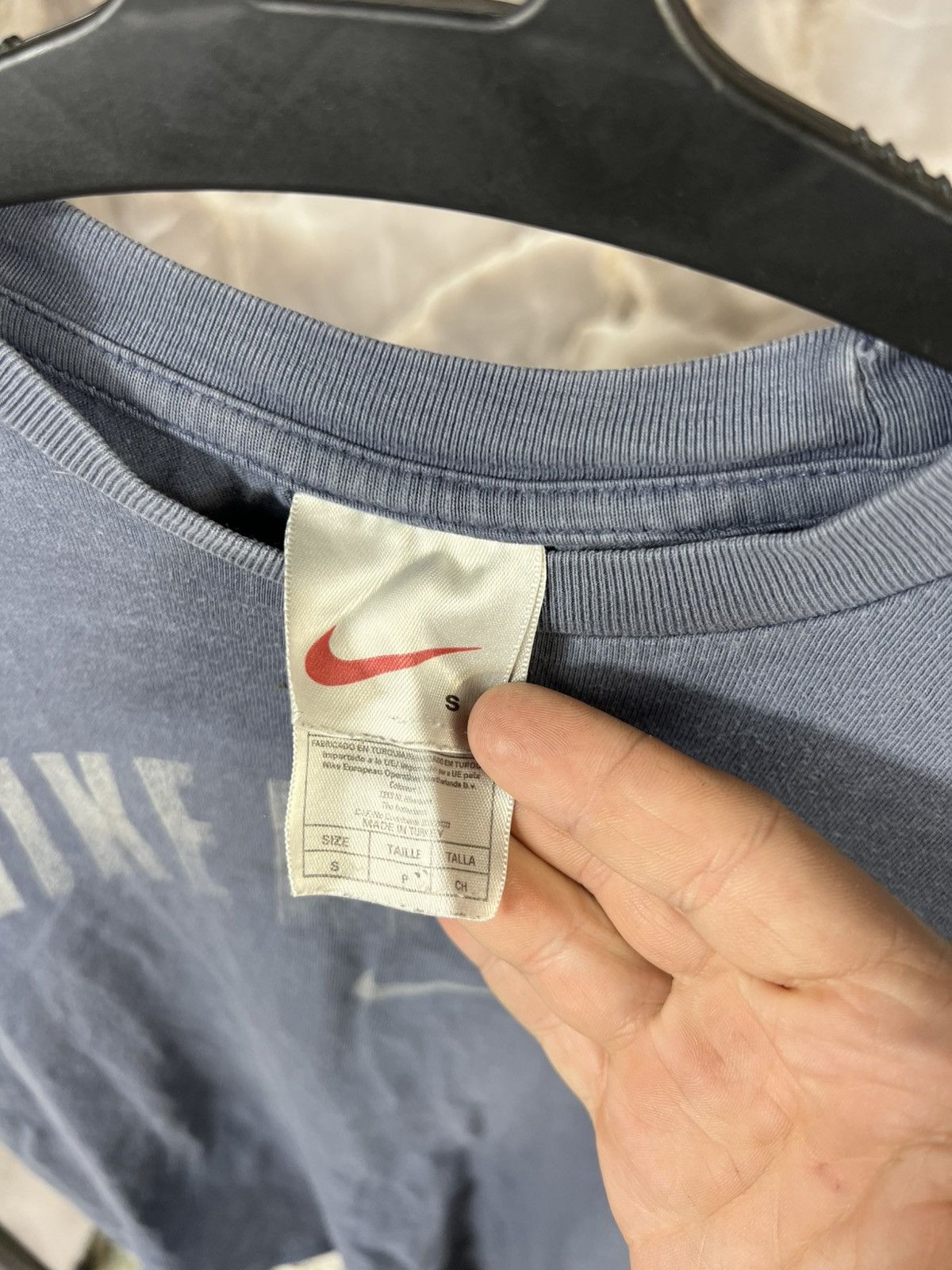 Vintage Vintage 90s Nike Distressed Tee Size US S / EU 44-46 / 1 - 3 Thumbnail