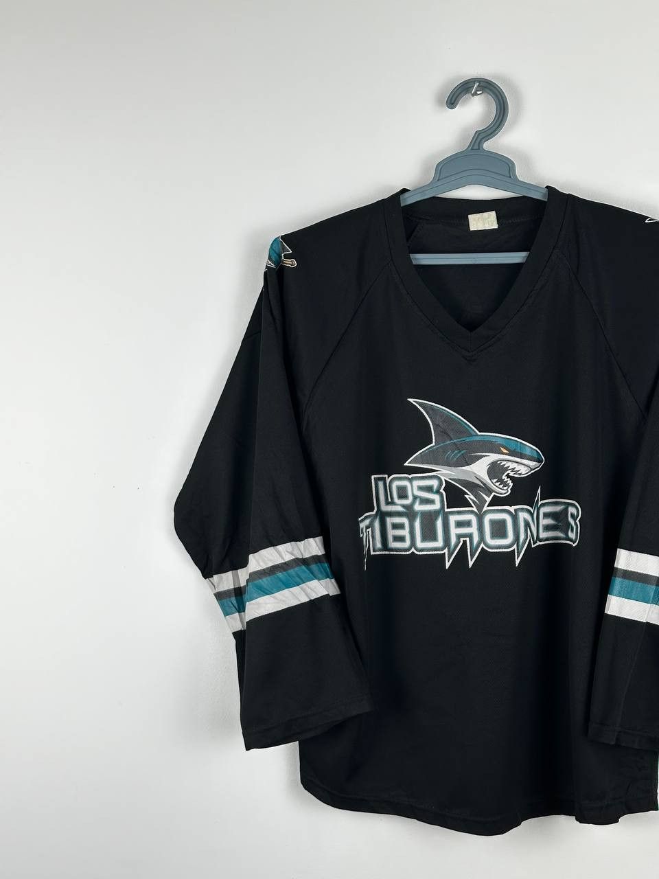 NHL × Vintage Vintage 90s San Jose Sharks Les Tiburones Hockey Jersey Size US M / EU 48-50 / 2 - 3 Thumbnail