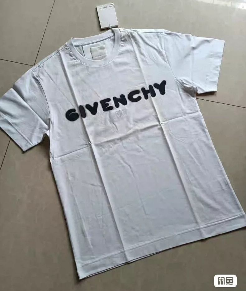 Givenchy Givenchy Short Sleeve T-Shirt Size US S / EU 44-46 / 1 - 1 Thumbnail