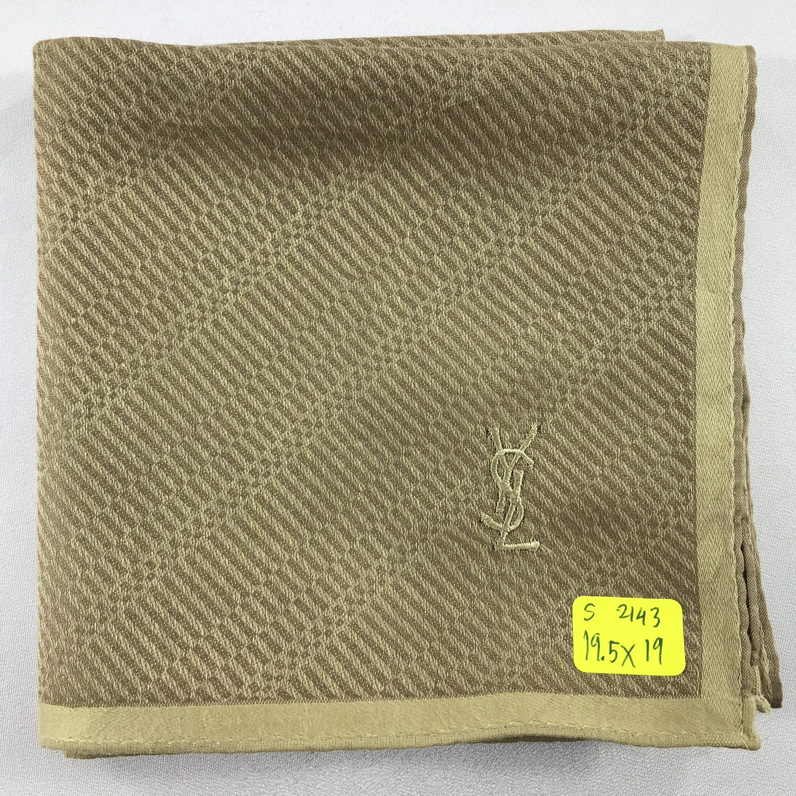 Vintage Yves Saint Laurent Bandana /Handkerchief/Neckerchief -S2143 Size ONE SIZE - 5 Thumbnail