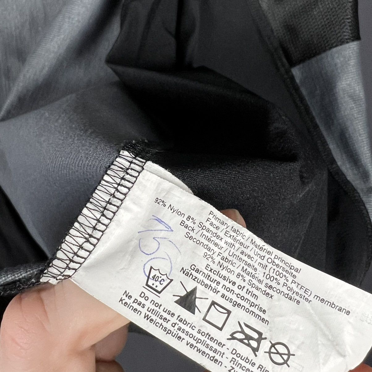 Arc'teryx Arc'Teryx light jacket black nylon rare vintage men’s size L Size US L / EU 52-54 / 3 - 15 Thumbnail