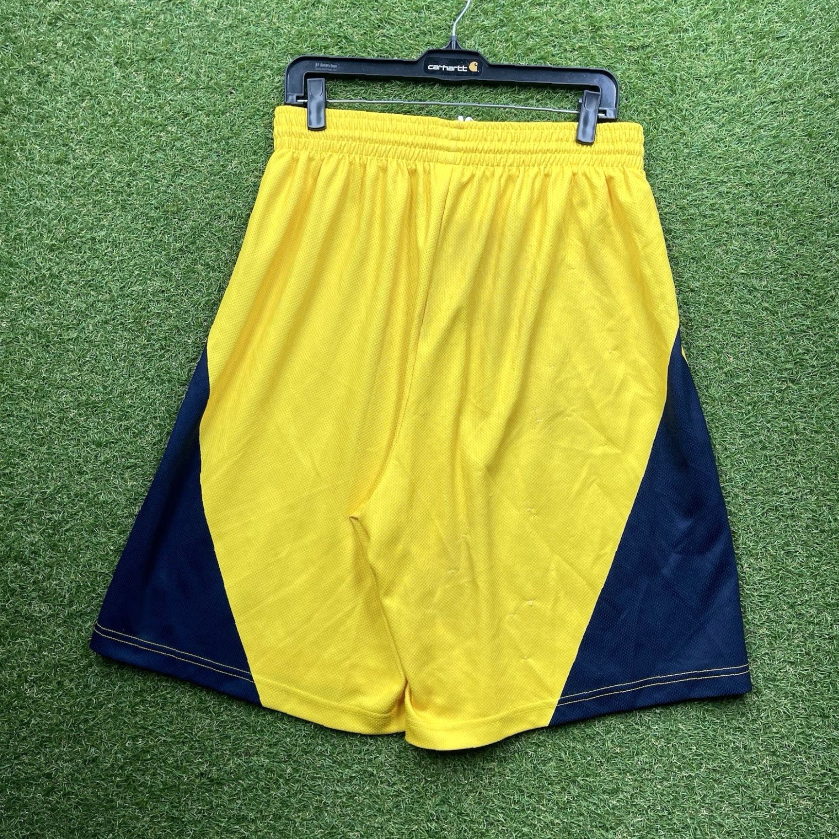 Adidas VINTAGE adidas Michigan Wolverines Shorts Mens XL Yellow Jersey Logo Embroidered Team Issued Basketball Y2K Size US 36 / EU 52 - 2 Thumbnail
