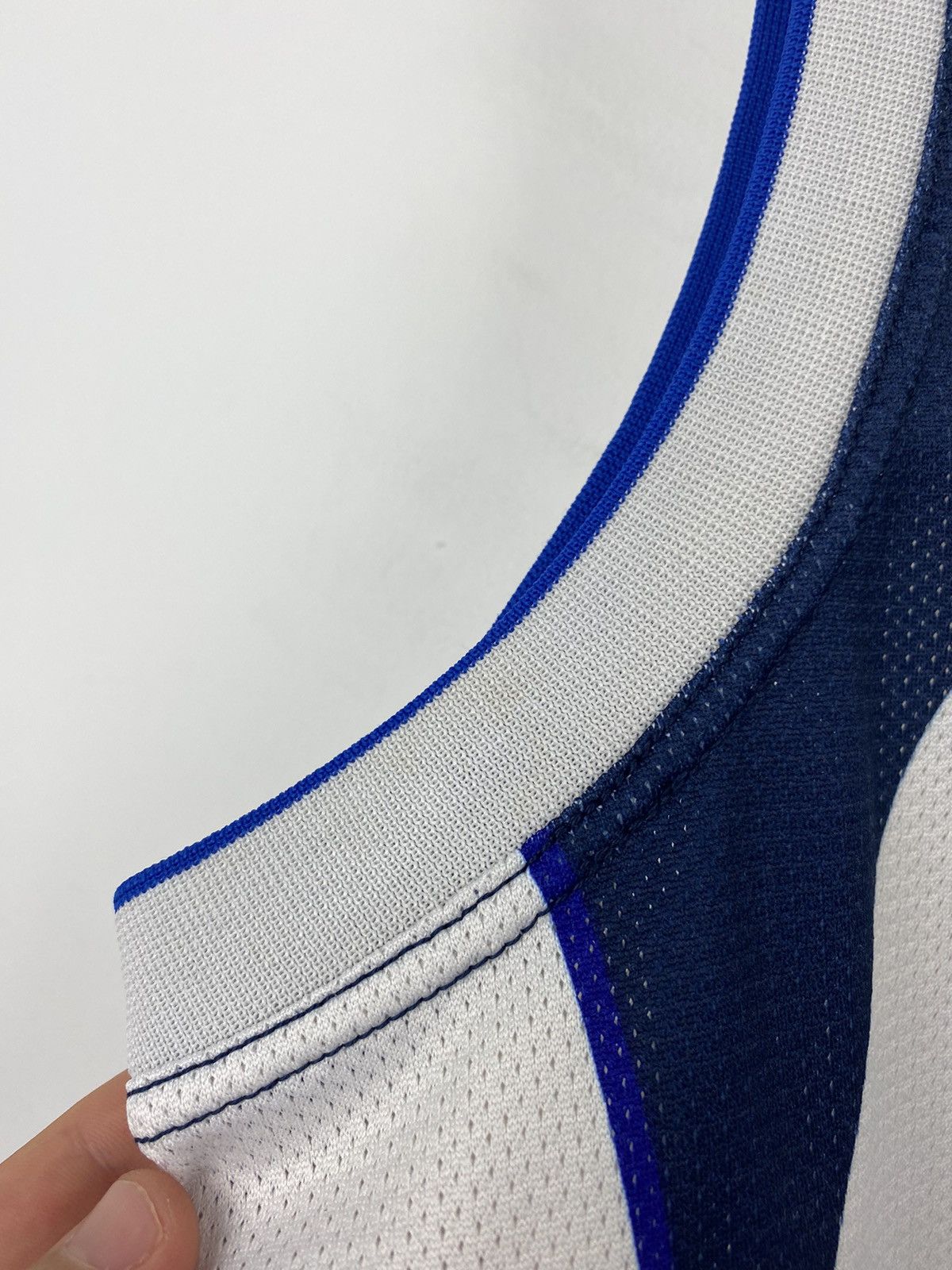 Champion Vintage Dirk Nowitzki Dallas Mawericks Champion Jersey Bulls Size US L / EU 52-54 / 3 - 9 Thumbnail