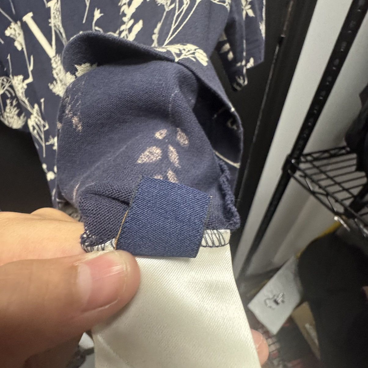 Louis Vuitton Louis Vuitton 2020 Leaf Floral Print Discharge T-Shirt Navy Size US XS / EU 42 / 0 - 5 Thumbnail