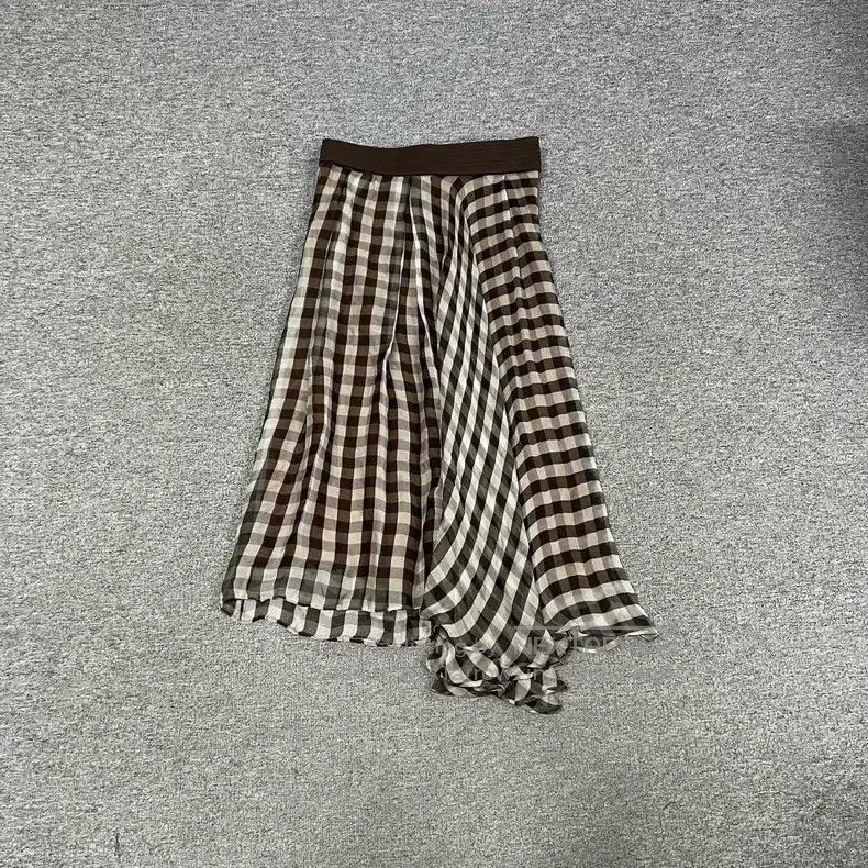 Brunello Cucinelli Brunello Cucinelli Lightweight Plaid Skirt Size 28" / US 6 / IT 42 - 2 Thumbnail