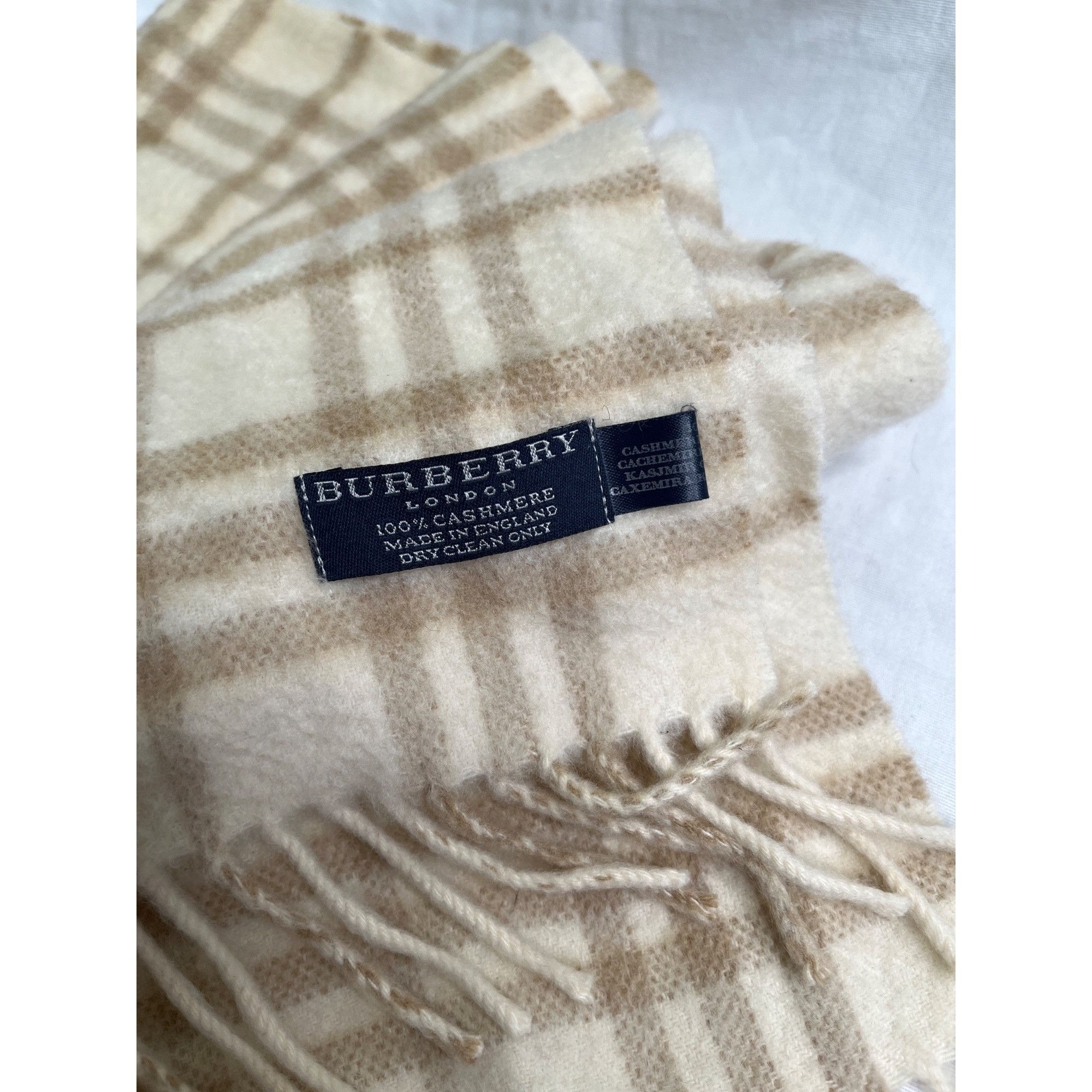 Burberry Burberry Novacheck Beige Cream Cashmere Knit Fringe Scarf Size ONE SIZE - 3 Thumbnail