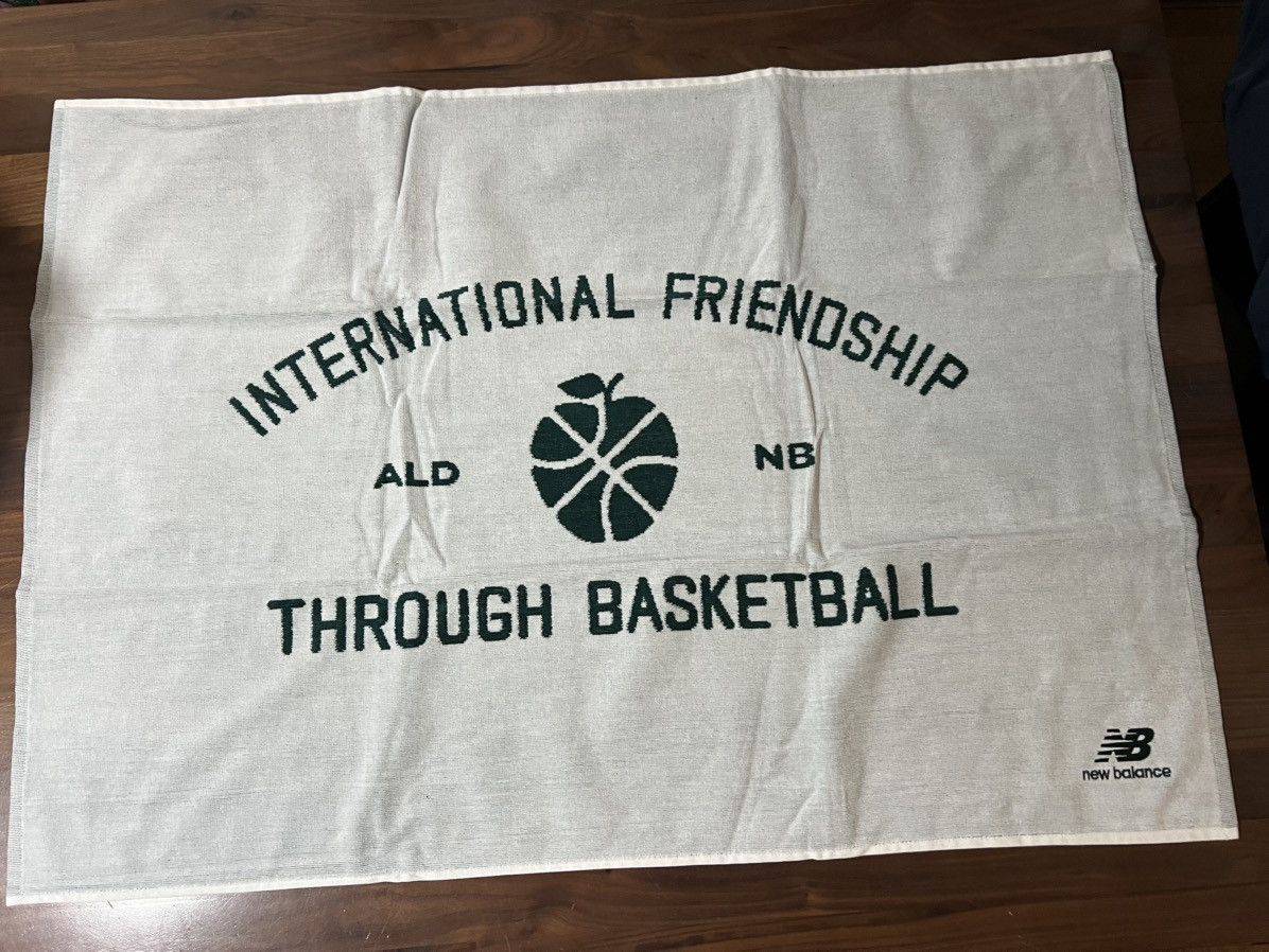 Aime Leon Dore Aimé Leon Dore ALD / New Balance SONNY NY Towel 41" x 27.5" Size ONE SIZE - 1 Thumbnail