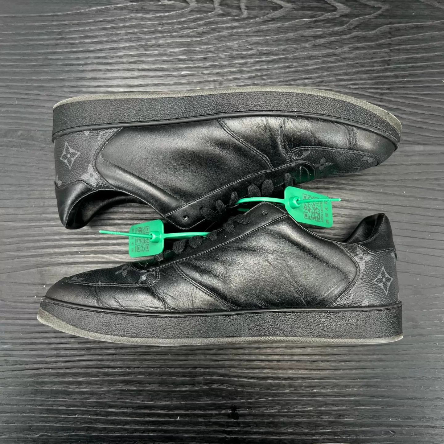 Louis Vuitton LV Rivoli Black Monogram Sneaker US8/EU42 Size US 9 / EU 42 - 2 Thumbnail