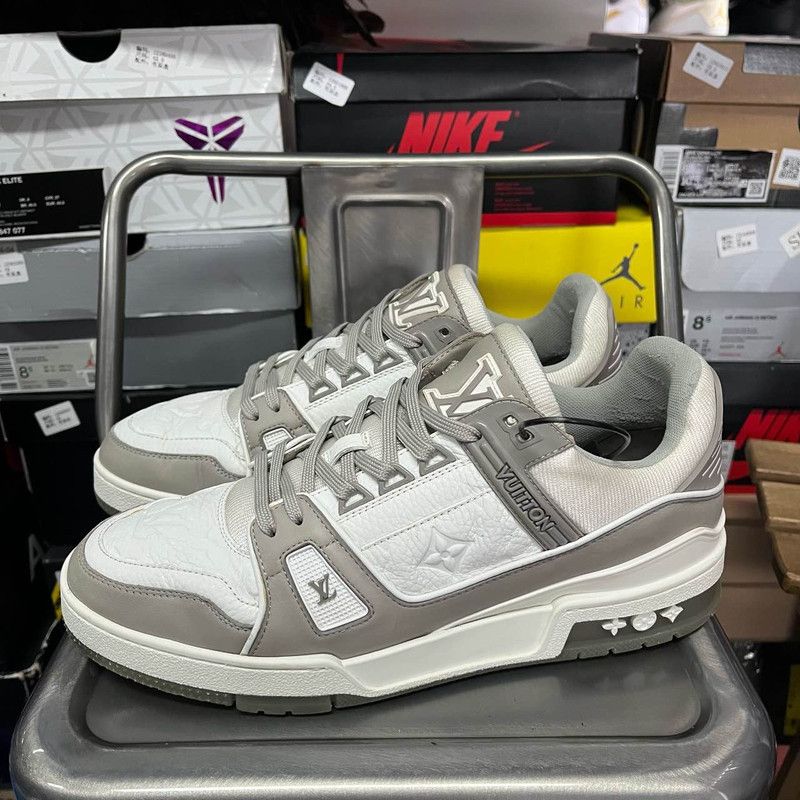 Louis Vuitton Louis Vuitton Classic Print Fashion Sneakers for Men 0089 Size US 8 / EU 41 - 1 Thumbnail