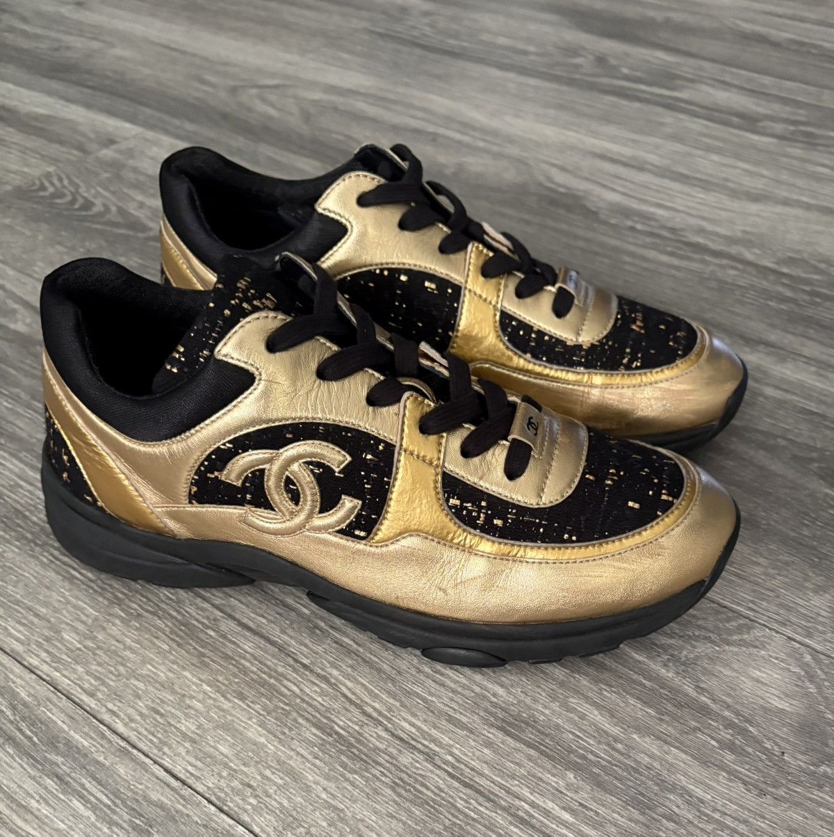 Chanel Chanel gold tweed runner sneakers Size US 9 / EU 42 - 1 Thumbnail