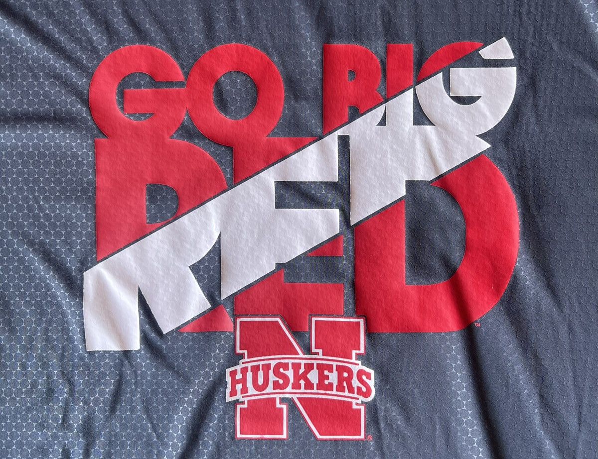 Nike × Vintage Nebraska Huskers T Shirt by Russell Size X - Large Size US XL / EU 56 / 4 - 2 Thumbnail