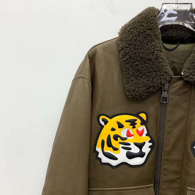 Louis Vuitton Louis Vuitton 22 Long Sleeve Jacket with Tiger Embroidered Size US M / EU 48-50 / 2 - 3 Thumbnail