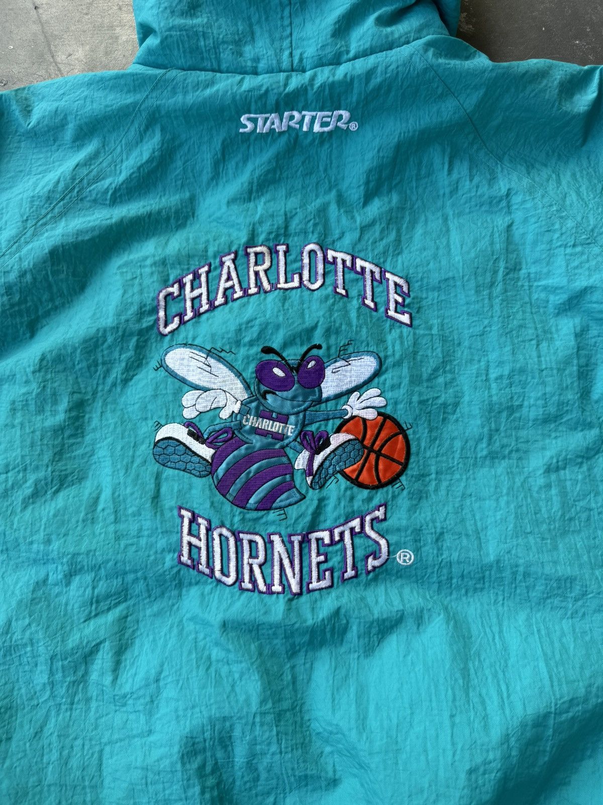 NBA × Vintage Vintage Starter NBA Charlotte Hornets Jacket Size US XL / EU 56 / 4 - 5 Thumbnail