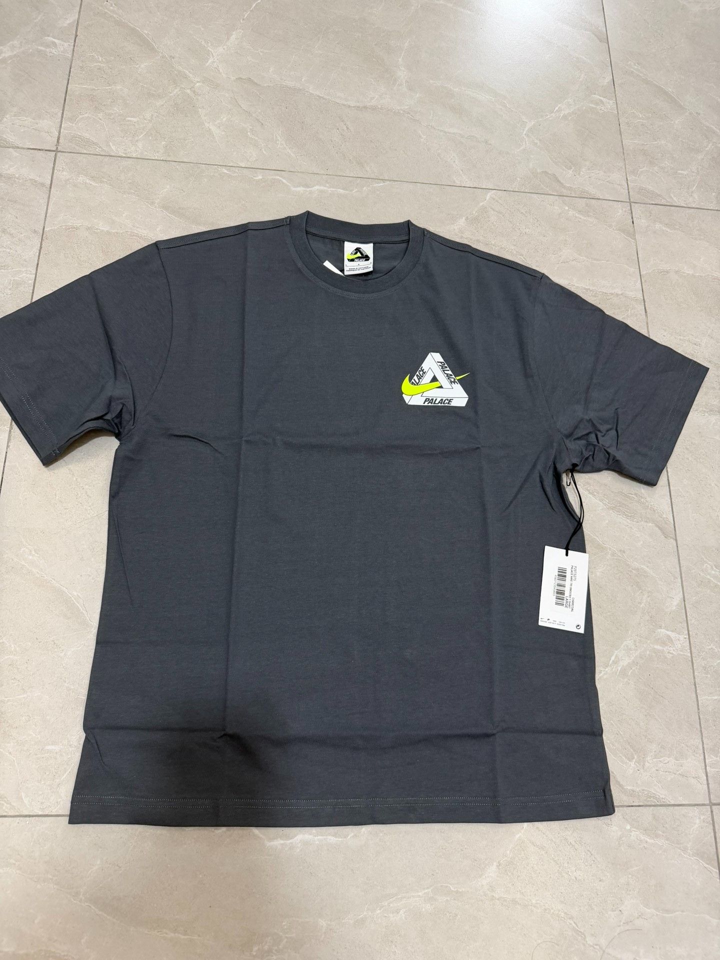 Palace PALACE x Nike FW25 Logo Short Sleeve T-Shirt Size US L / EU 52-54 / 3 - 1 Thumbnail